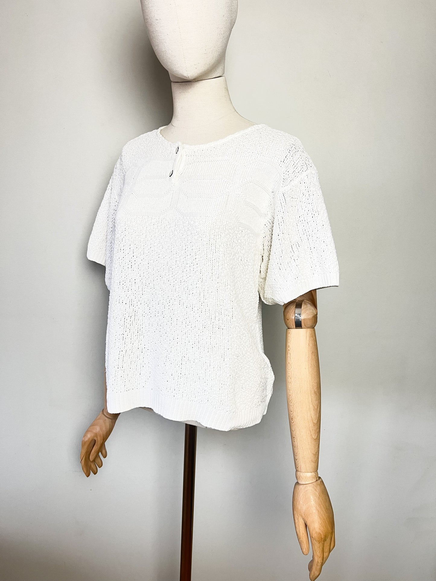 Top Vintage en Maille Blanche - Détails Boutons Nacrés - T. 38/40