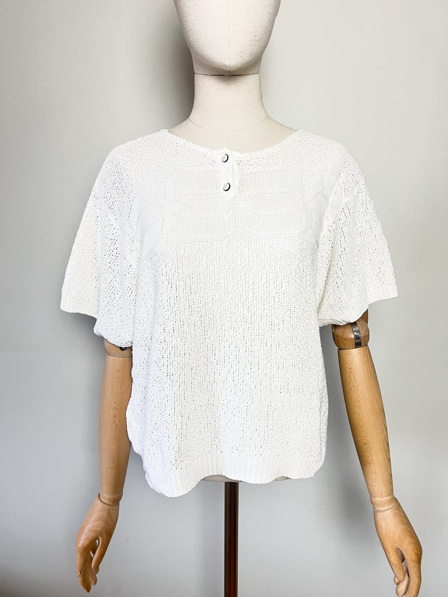 Top Vintage en Maille Blanche - Détails Boutons Nacrés - T. 38/40