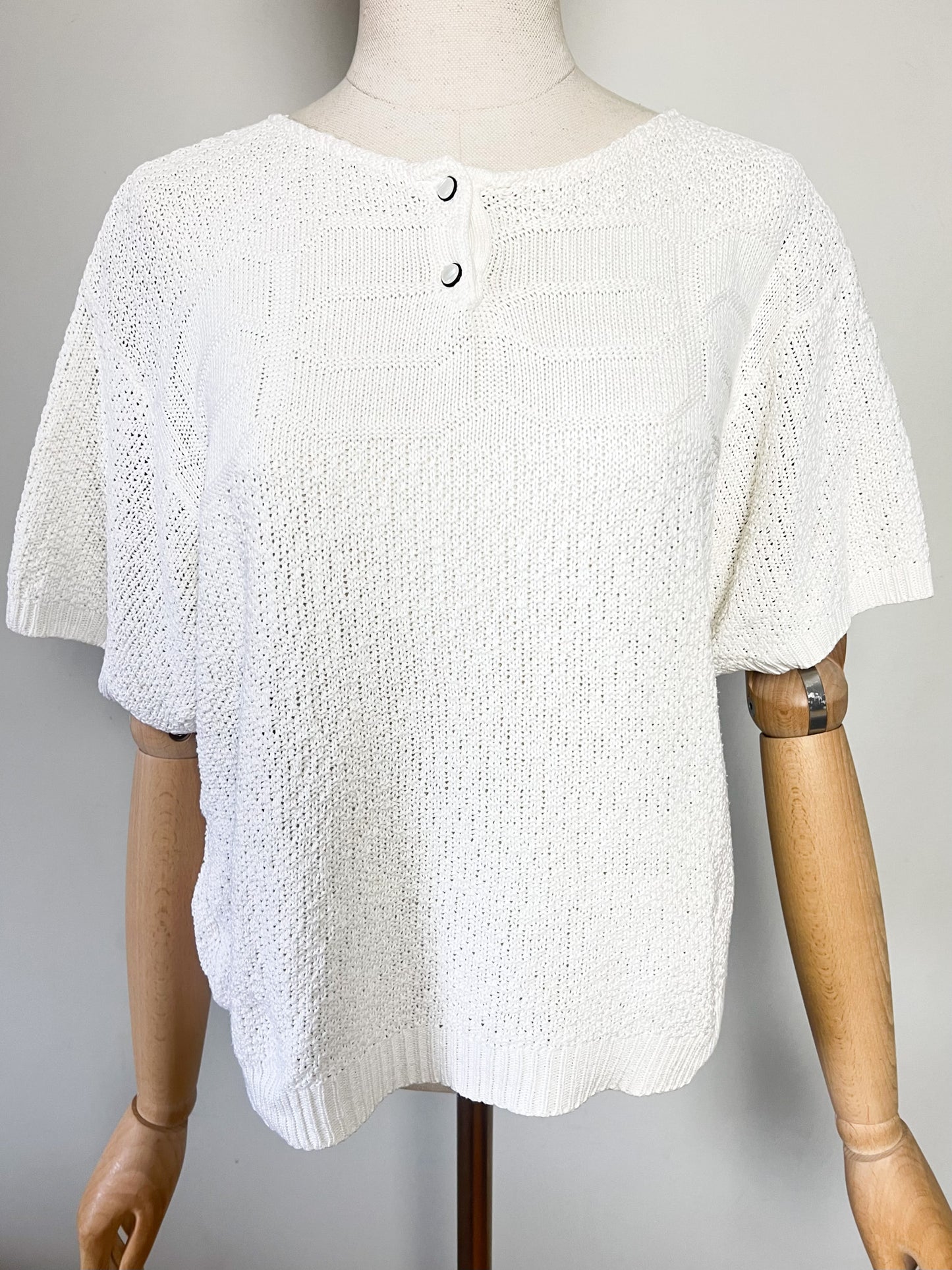 Top Vintage en Maille Blanche - Détails Boutons Nacrés - T. 38/40