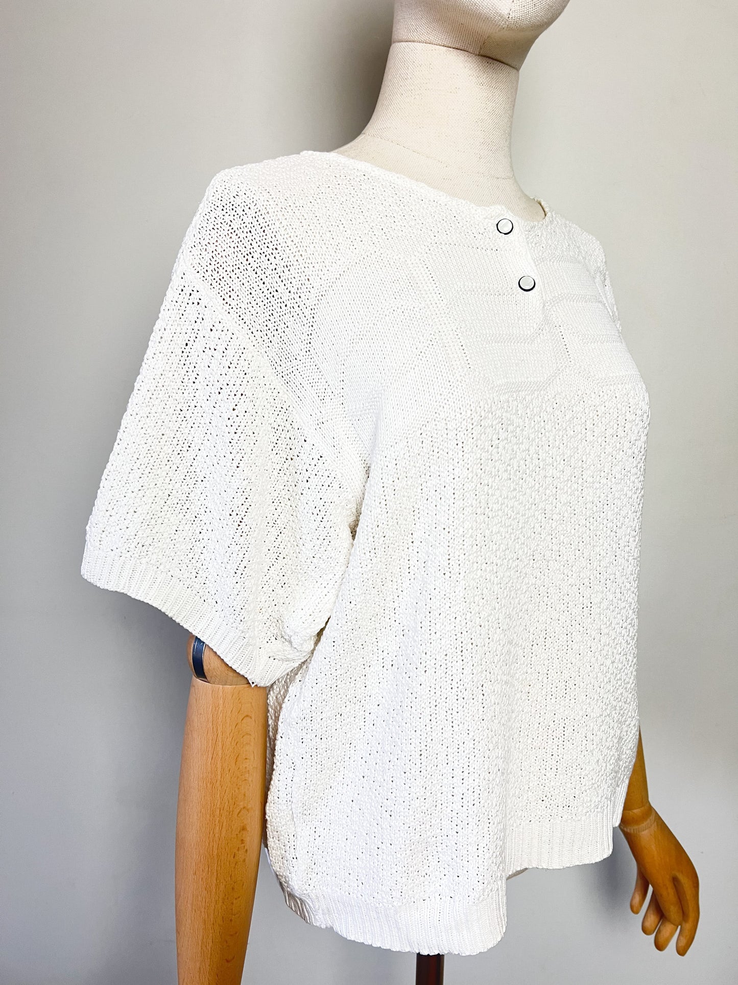 Top Vintage en Maille Blanche - Détails Boutons Nacrés - T. 38/40