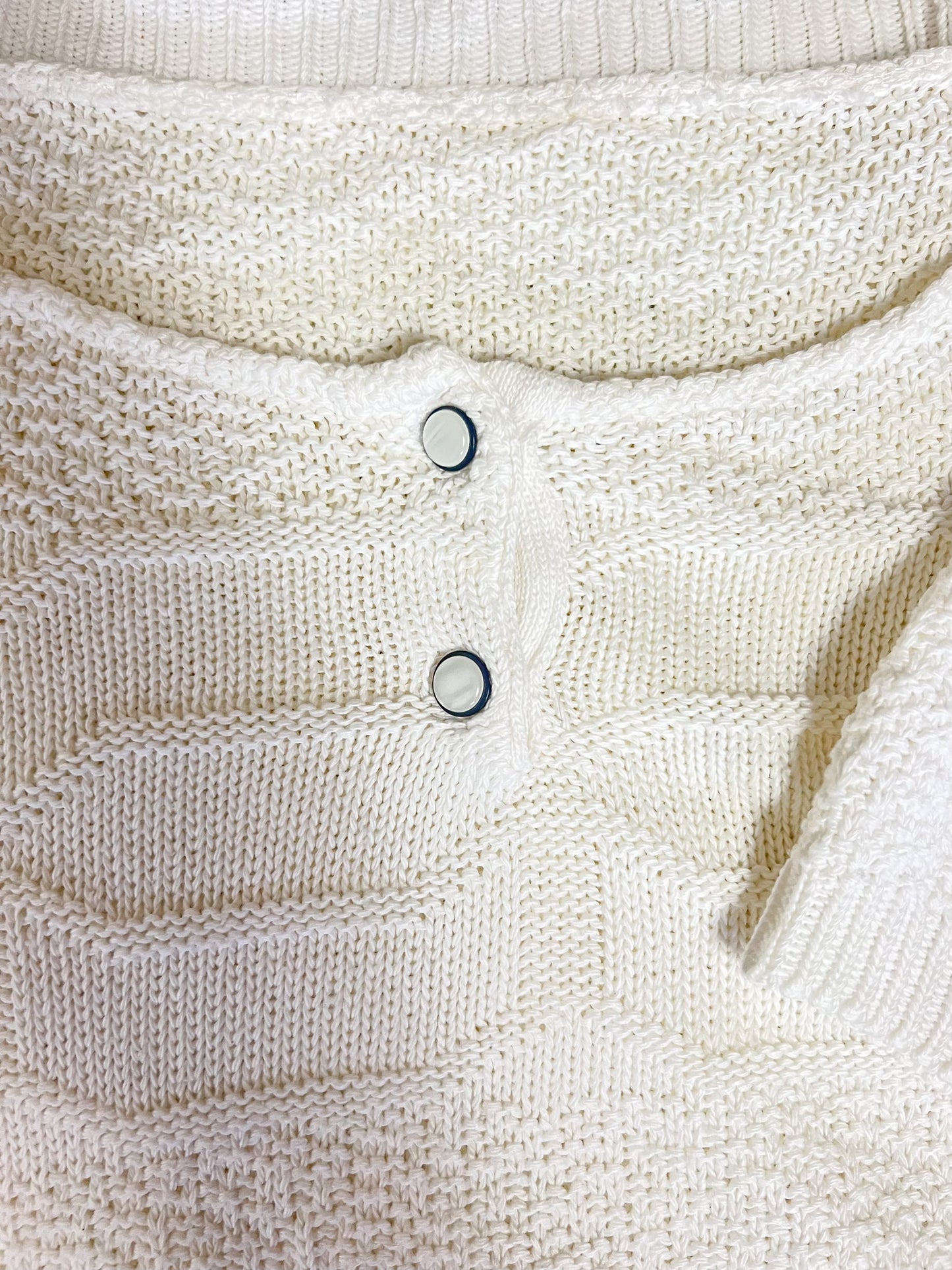 Top Vintage en Maille Blanche - Détails Boutons Nacrés - T. 38/40