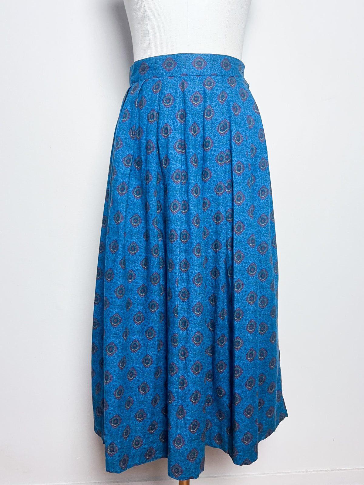 Jupe midi vintage 80s Laura Ashley rosaces baroques bleu en Coton et Laine Taille 34