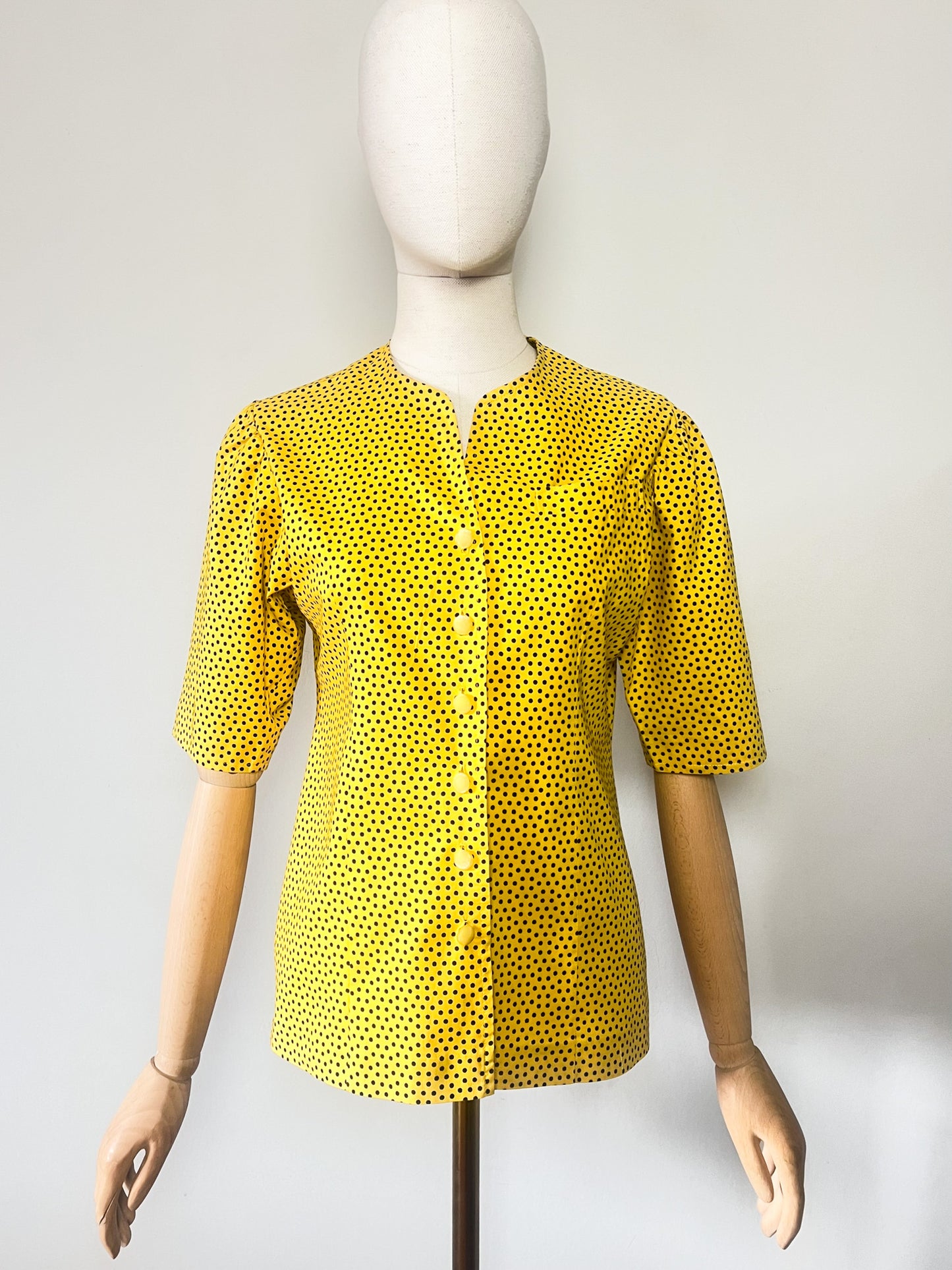 Blouse Vintage Années 80 Jaune "Sunny" à Pois Noirs - Coupe Cintrée boutonnée - T36/38