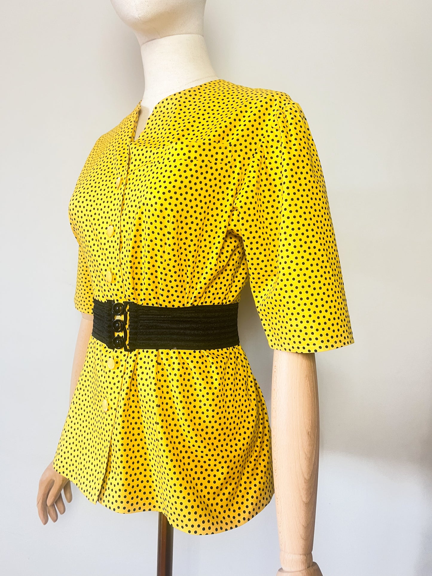 Blouse Vintage Années 80 Jaune "Sunny" à Pois Noirs - Coupe Cintrée boutonnée - T36/38
