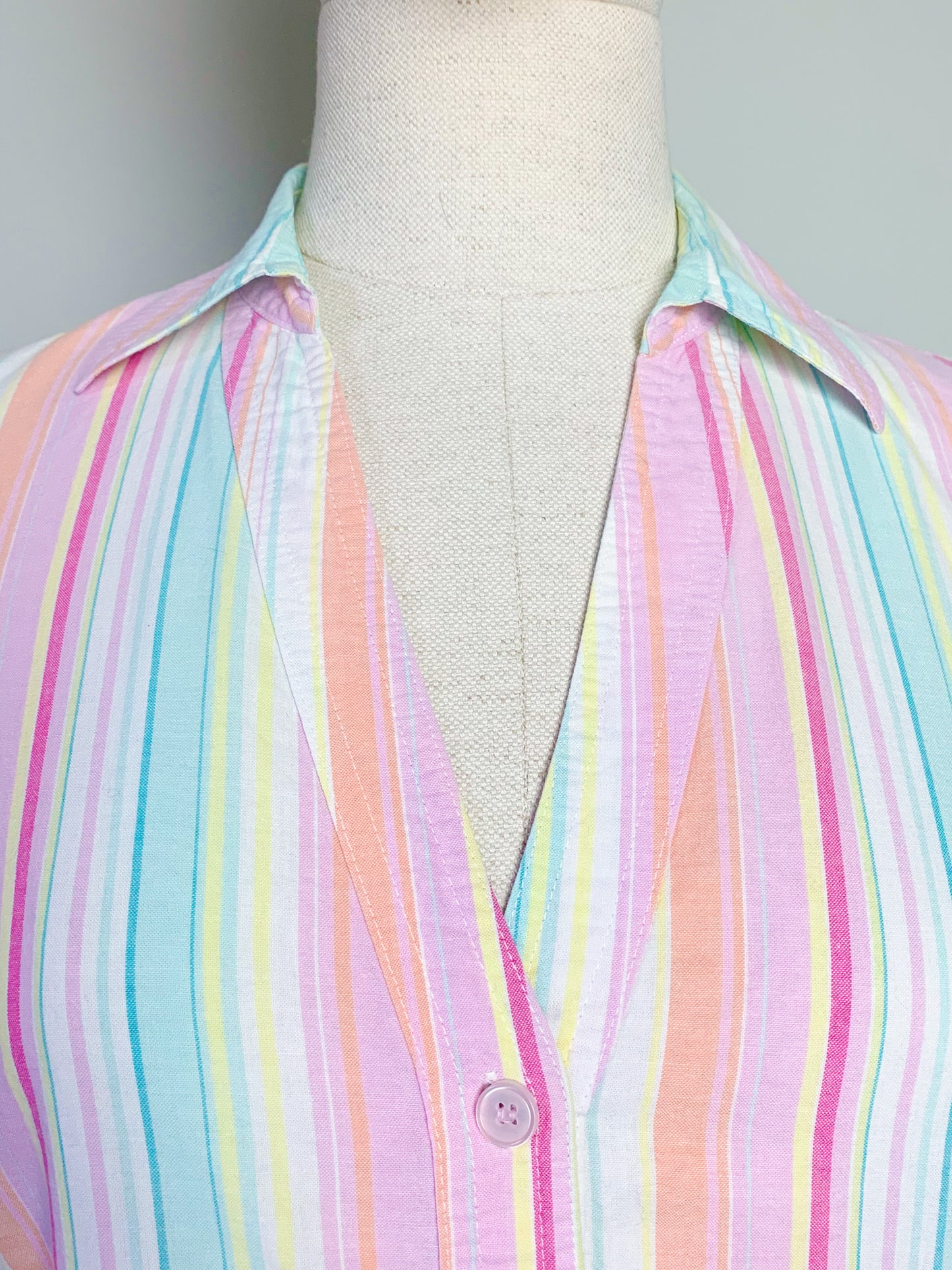 Top manches mancherons col chemise rayé couleurs pastels vintage