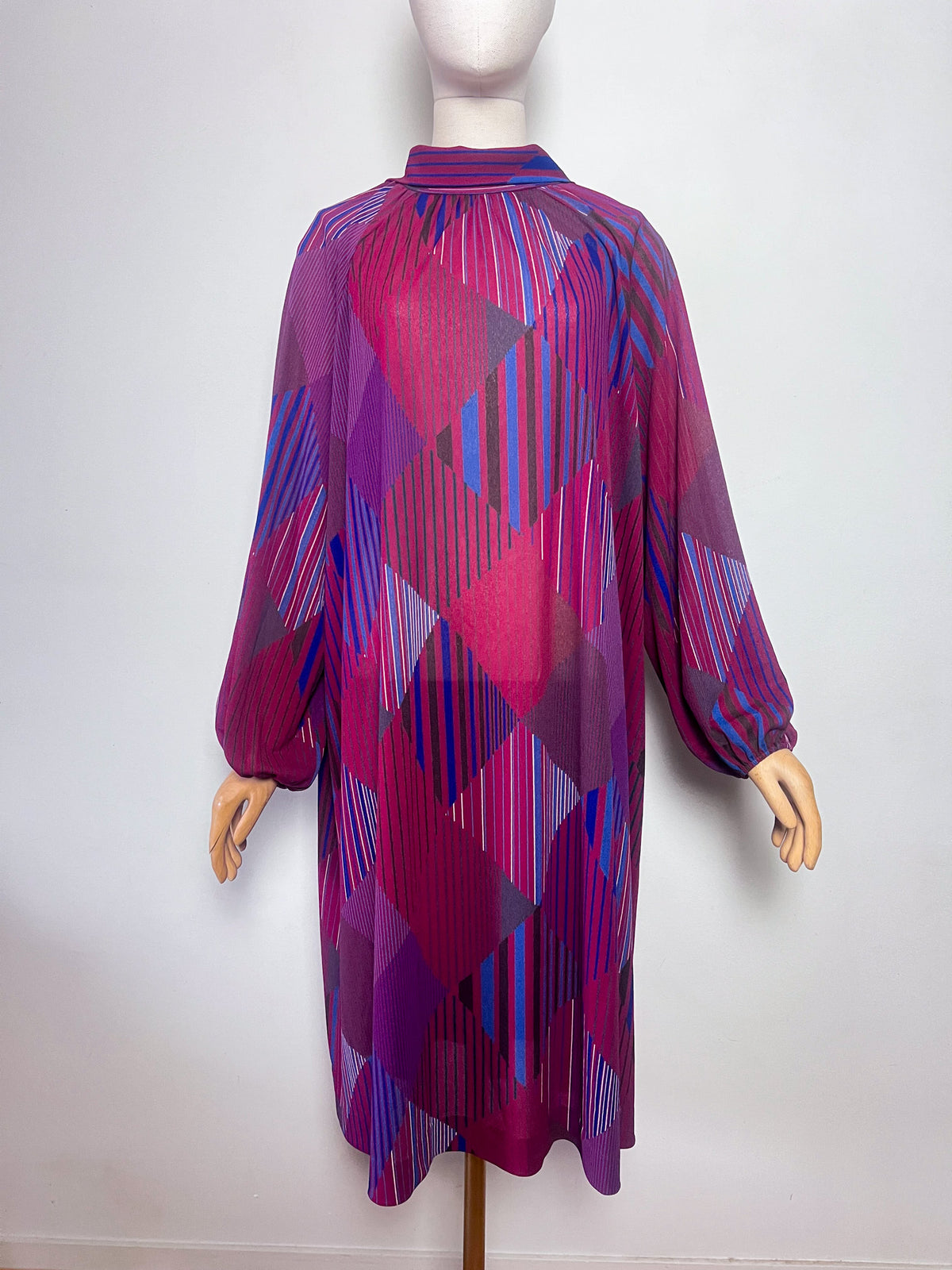 Robe transparente voile vintage 70s imprimé géométrique — Col à pans nouables Taille Unique (38 au 44)