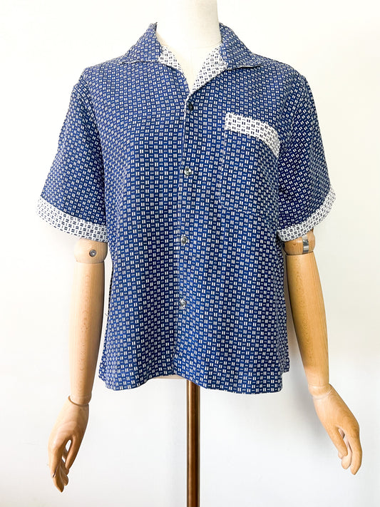 Chemise manches courtes Vintage Années 80 – Coupe Boxy - 100% Coton Épais Motifs graphique Bleu & Crème - Unisexe -T. M