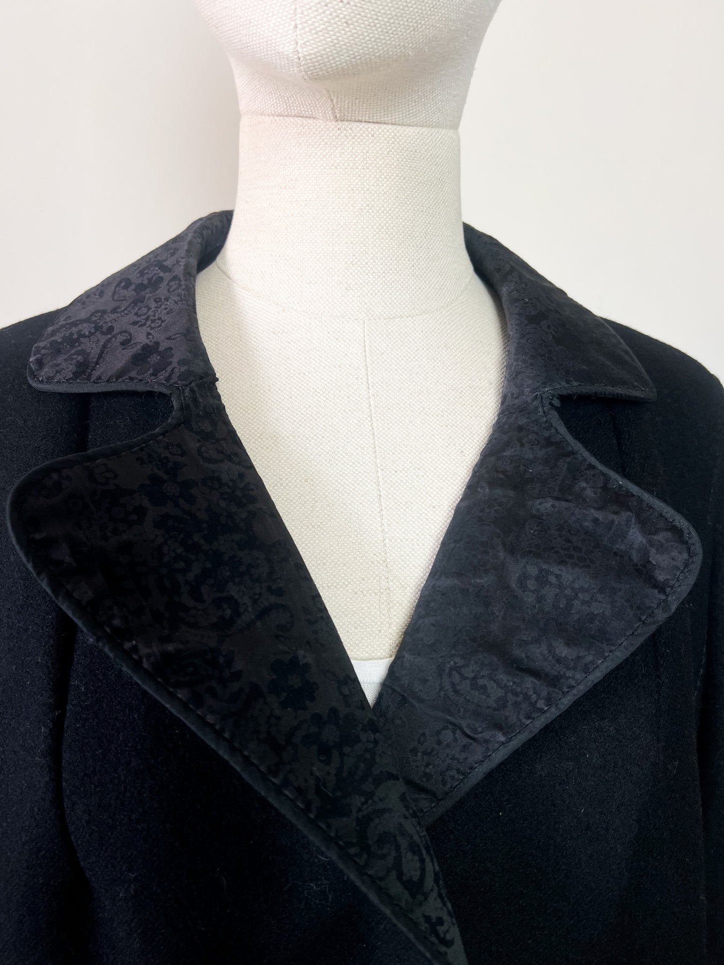 Manteau Vintage Années 60 noir - 100% Pure Laine Vierge - Détails Couture - Paris Chic T40/42