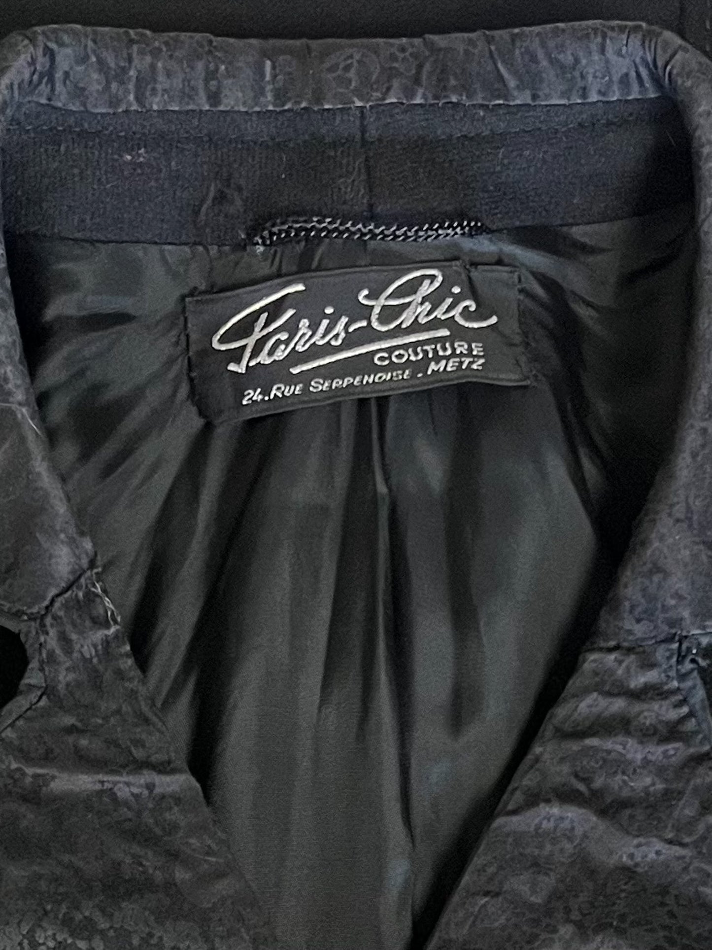 Manteau Vintage Années 60 noir - 100% Pure Laine Vierge - Détails Couture - Paris Chic T40/42