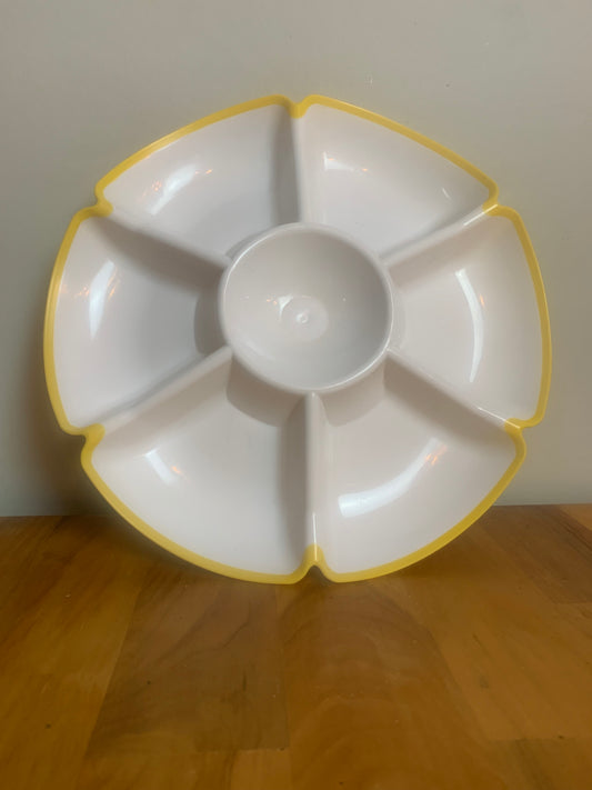 Plateau de service/ apéritif forme fleur coloris blanc et jaune