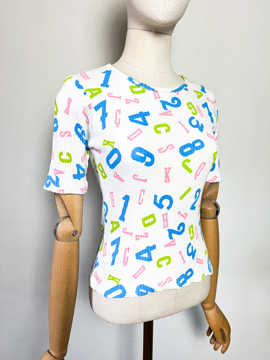 T-shirt Vintage Années 90 – Manches Courtes_ Imprimés Colorés - Maille Côtelée Extensible - Interfashion Paris - Made in France T. 34/36