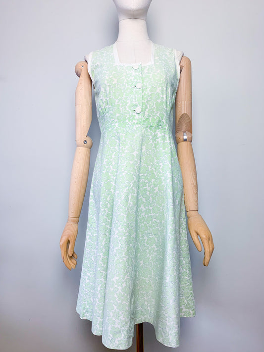 Robe sans manche col carré imprimés fleurs vintage