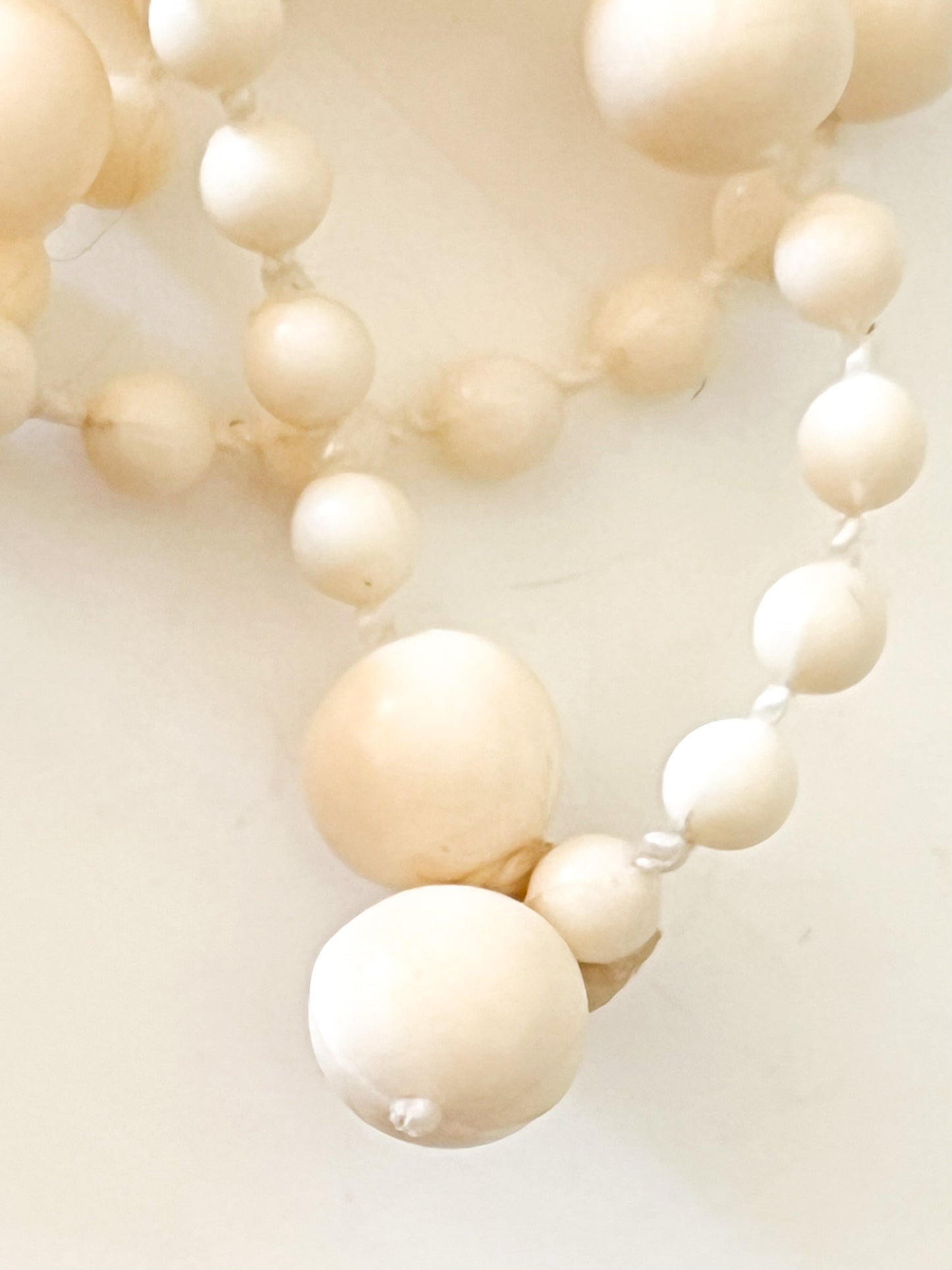 Collier Sautoir Long Vintage Années 70 - Perles Crème & Ivoire - Look Gatsby_ Exemplaire n°1