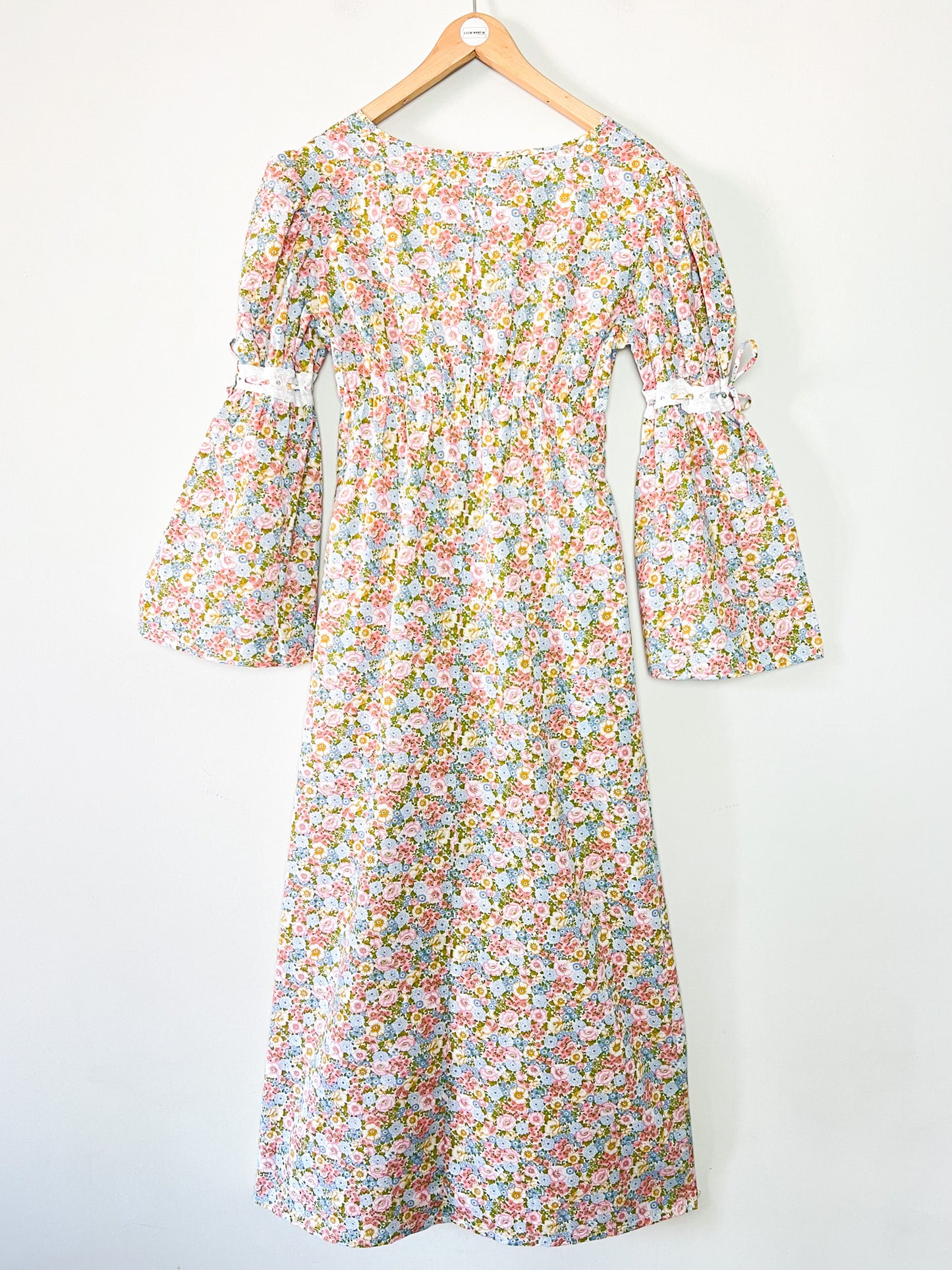 Robe Longue Vintage Années 70 Romantique - Coupe Empire & Dentelle - Fleurs Pastel - T. 36