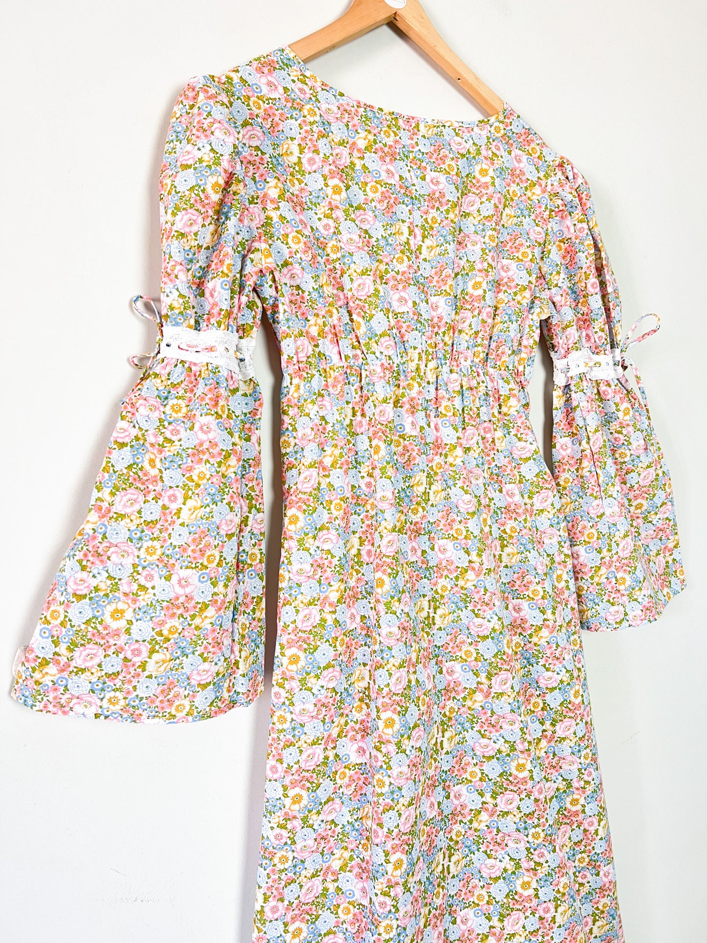 Robe Longue Vintage Années 70 Romantique - Coupe Empire & Dentelle - Fleurs Pastel - T. 36