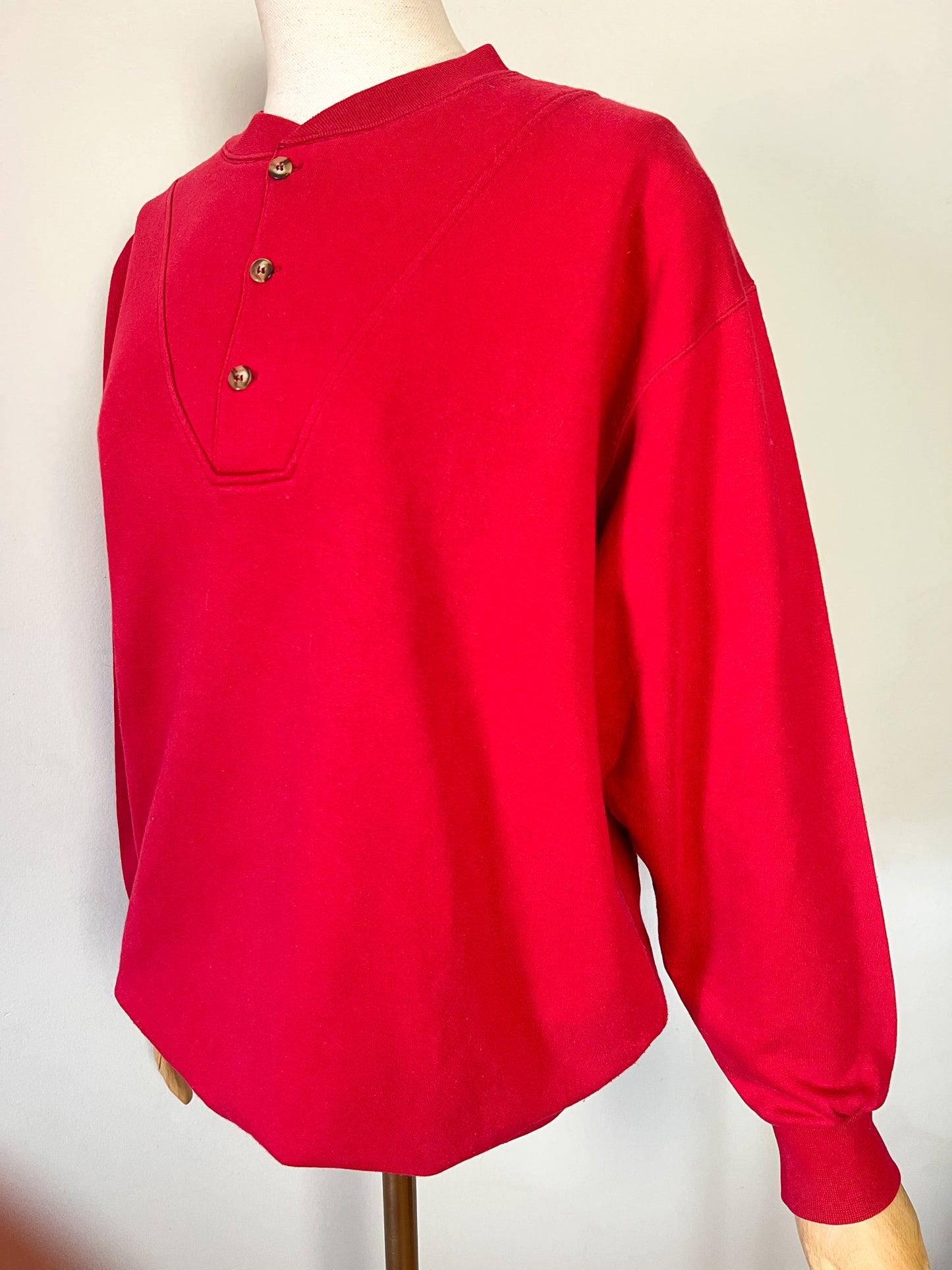 Sweatshirt Vintage Années 90 Unisexe - Rouge - Col Tunisien Boutonné - La Sweaterie T. M
