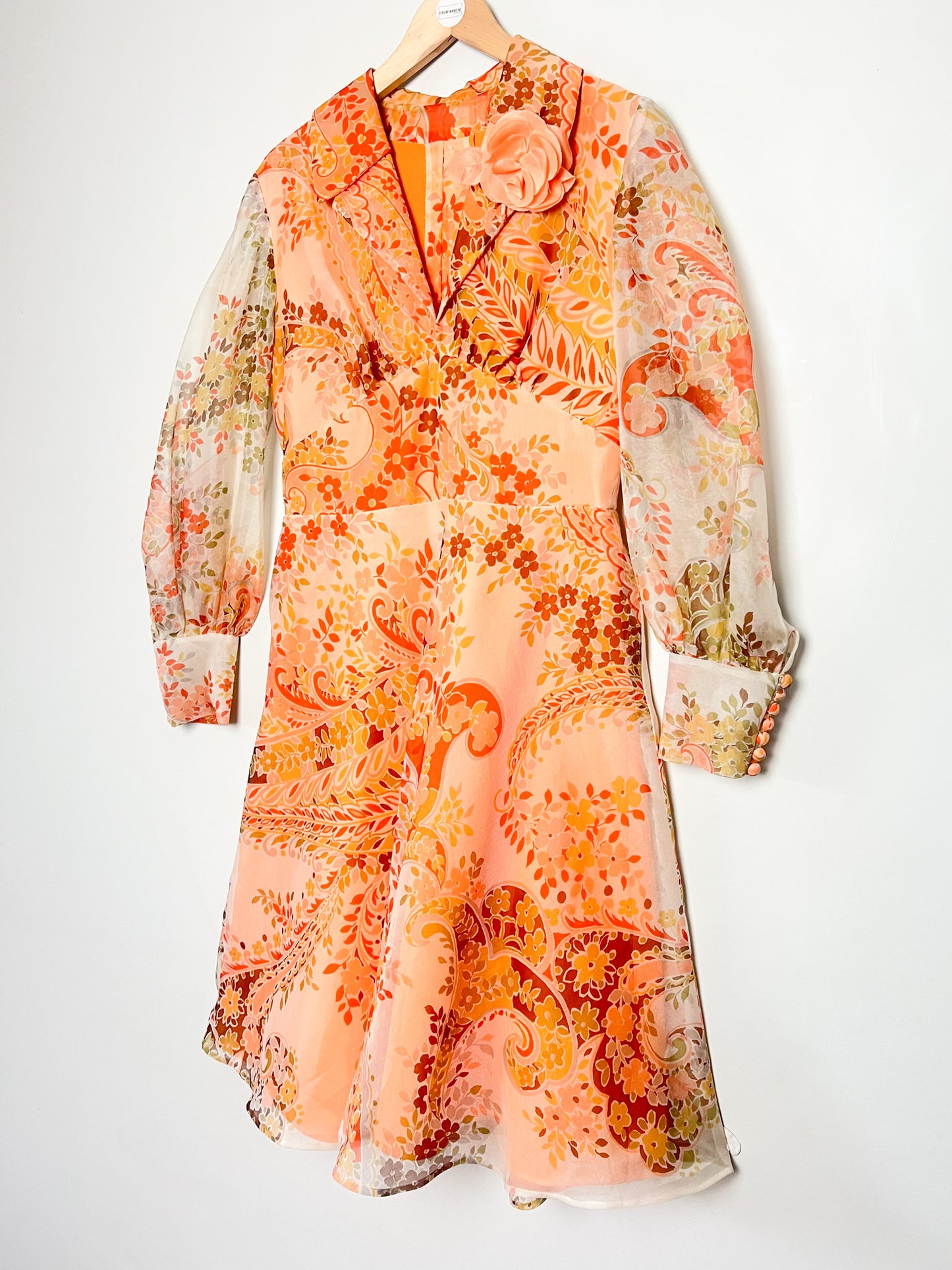 Robe de Couturière Vintage Années 70 - Chic & Bohème – tons orangés à Fleurs - T. 38