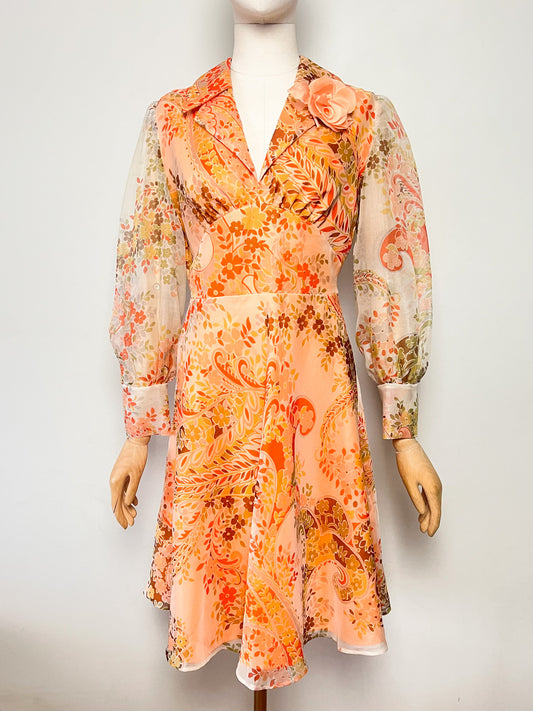 Robe de Couturière Vintage Années 70 - Chic & Bohème – tons orangés à Fleurs - T. 38