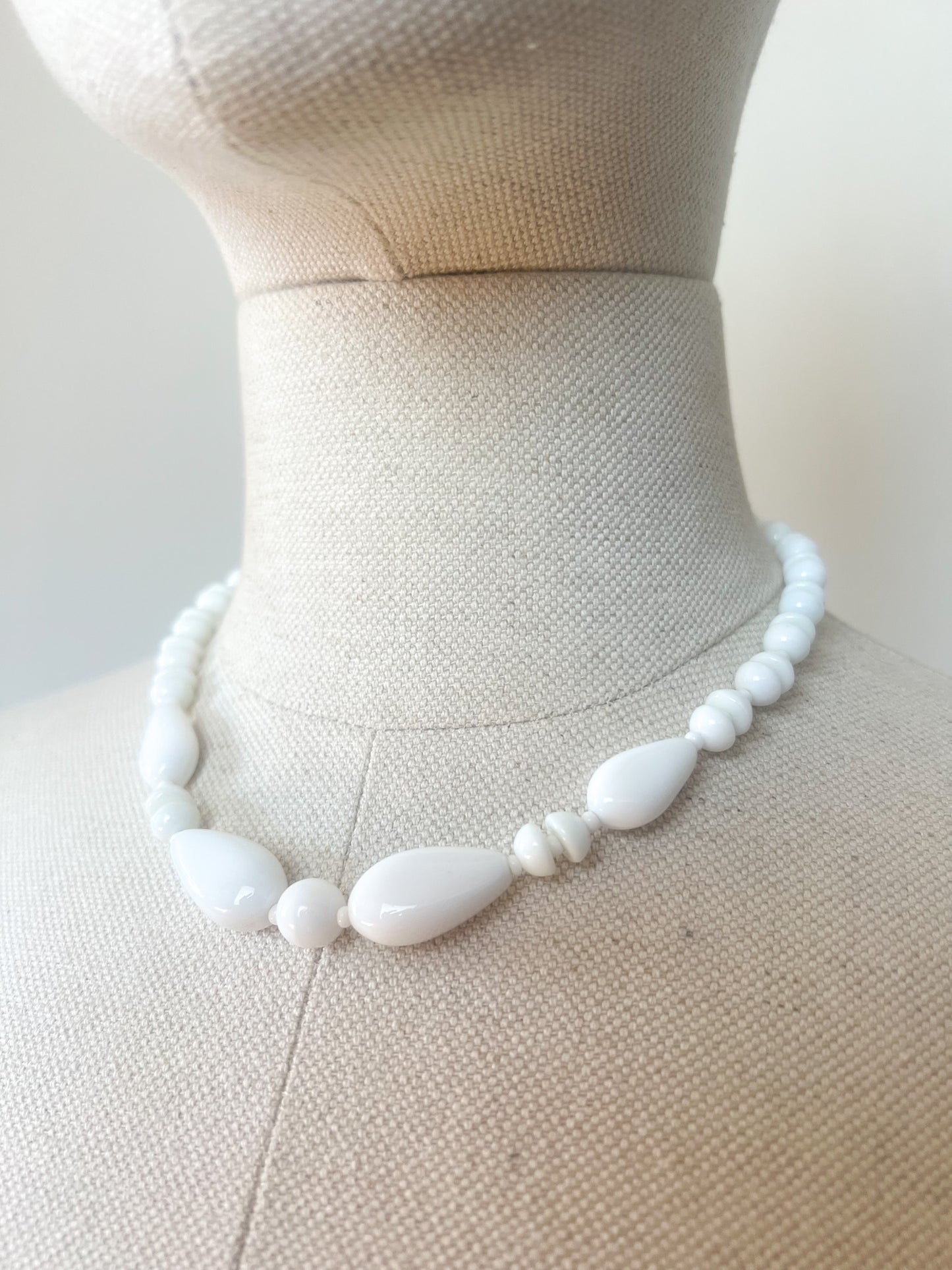 Collier Vintage Années 80 - Perles Blanches - Ras-de-cou