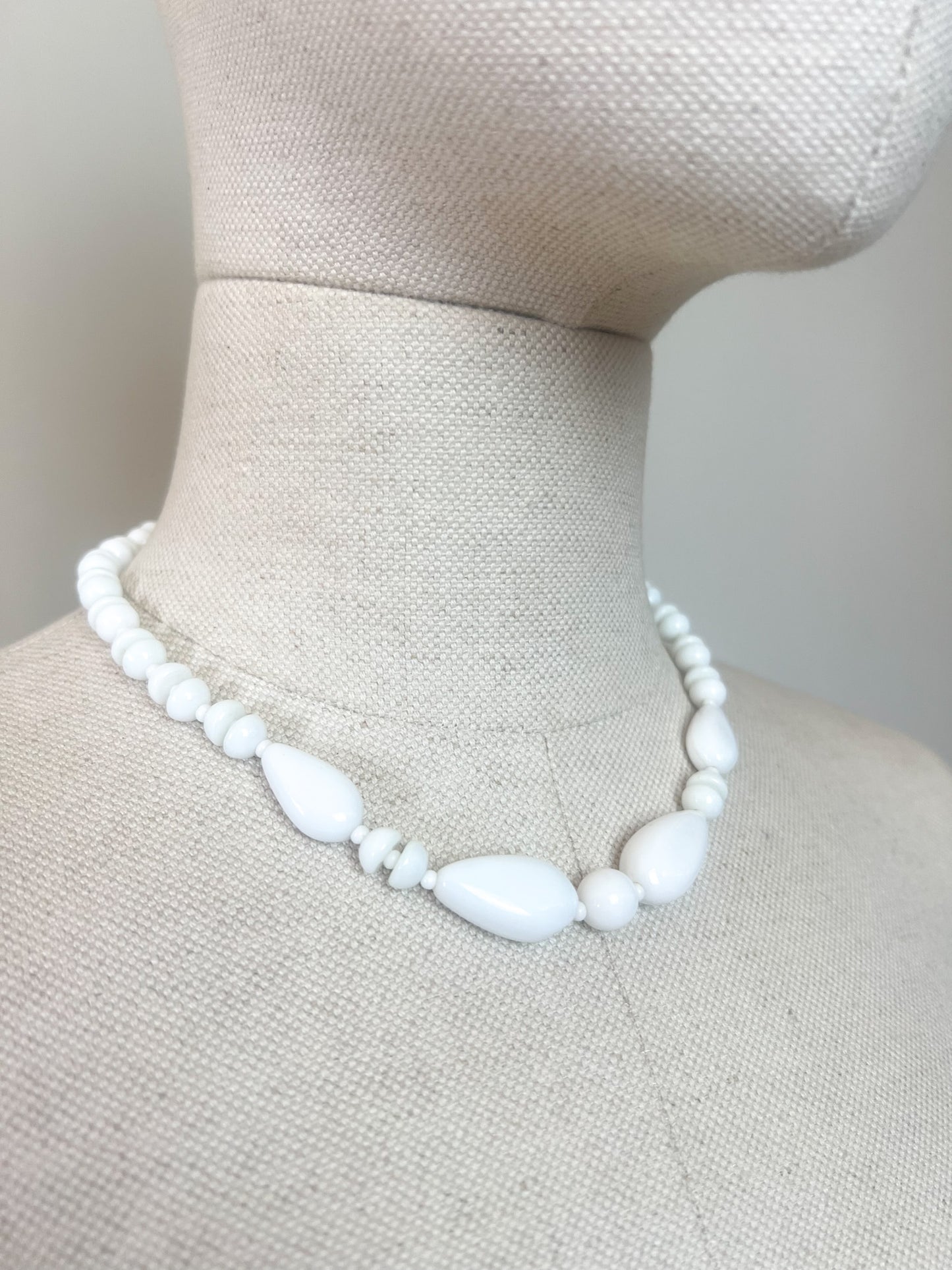 Collier Vintage Années 80 - Perles Blanches - Ras-de-cou