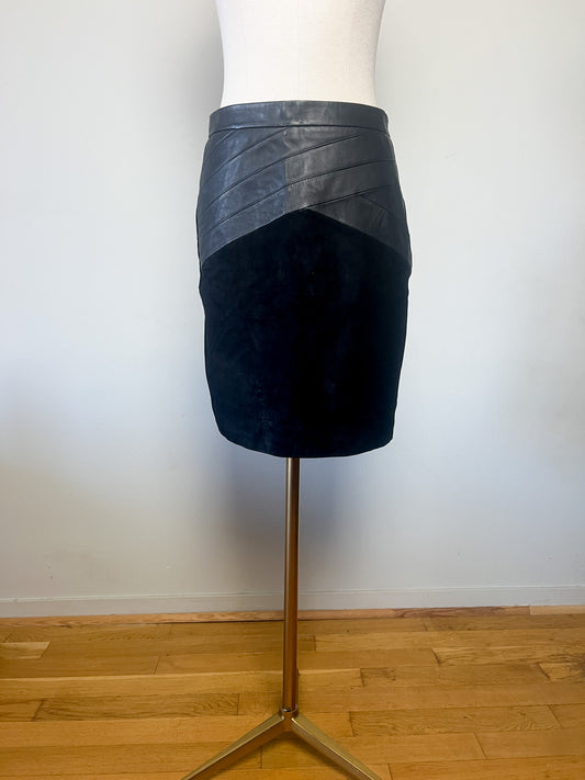 Jupe Courte ONE STEP en Cuir Noir - Empiècements Lisse & Suédé (Daim) - T. 38