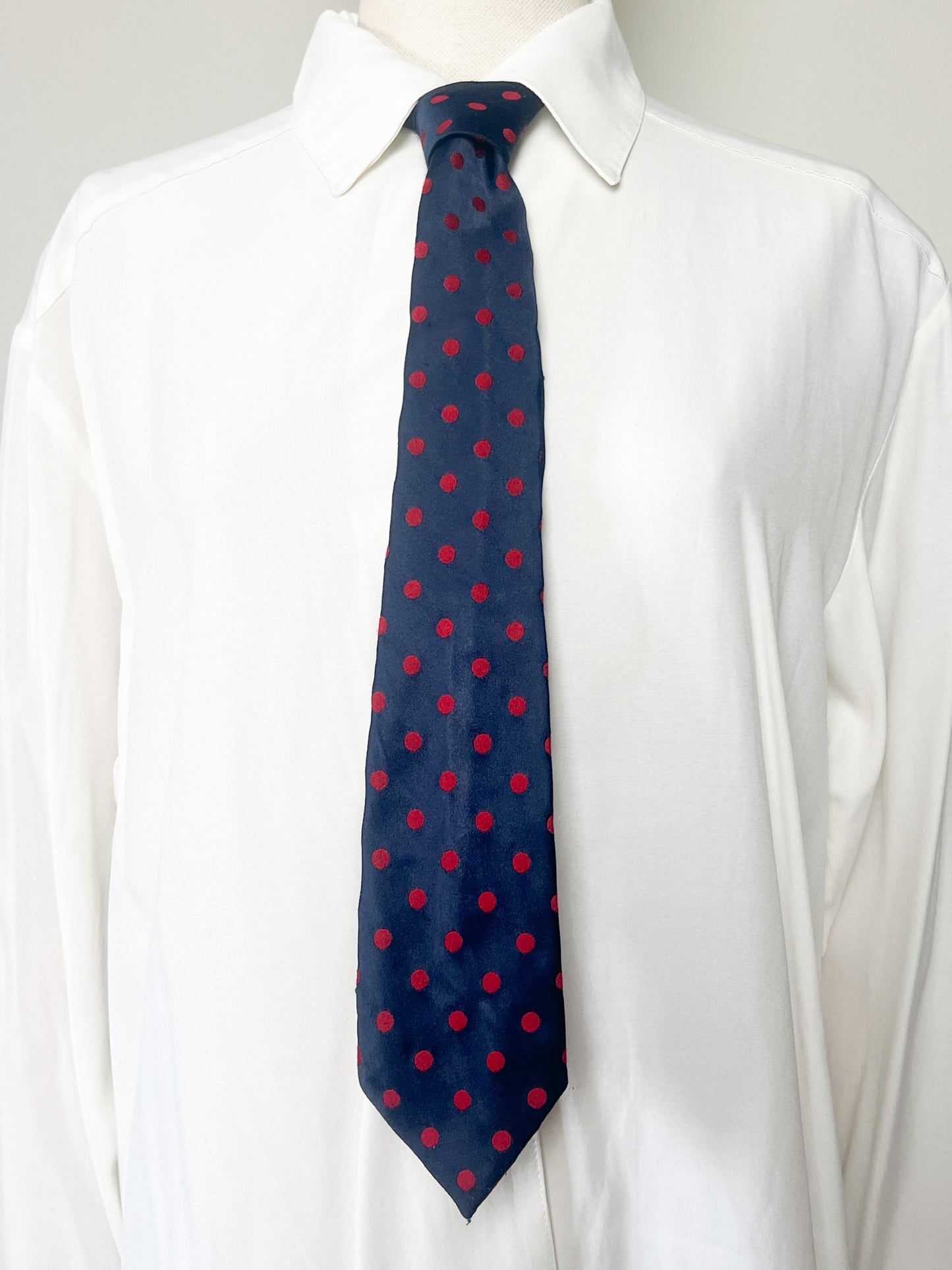 Cravate Vintage Classique à Pois - Bleu Marine & Rouge - Polyester Années 80/90