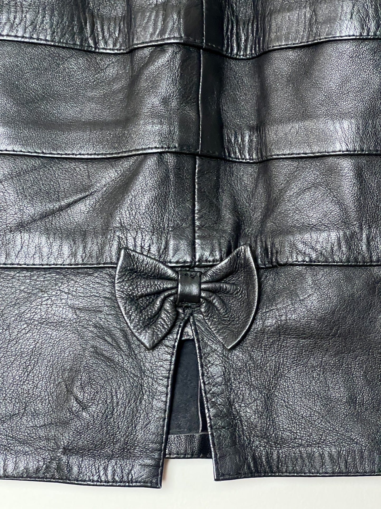 Jupe Courte Cuir Véritable Noir - Détail Nœud Structuré - T. M (38) - Artisanat Italien