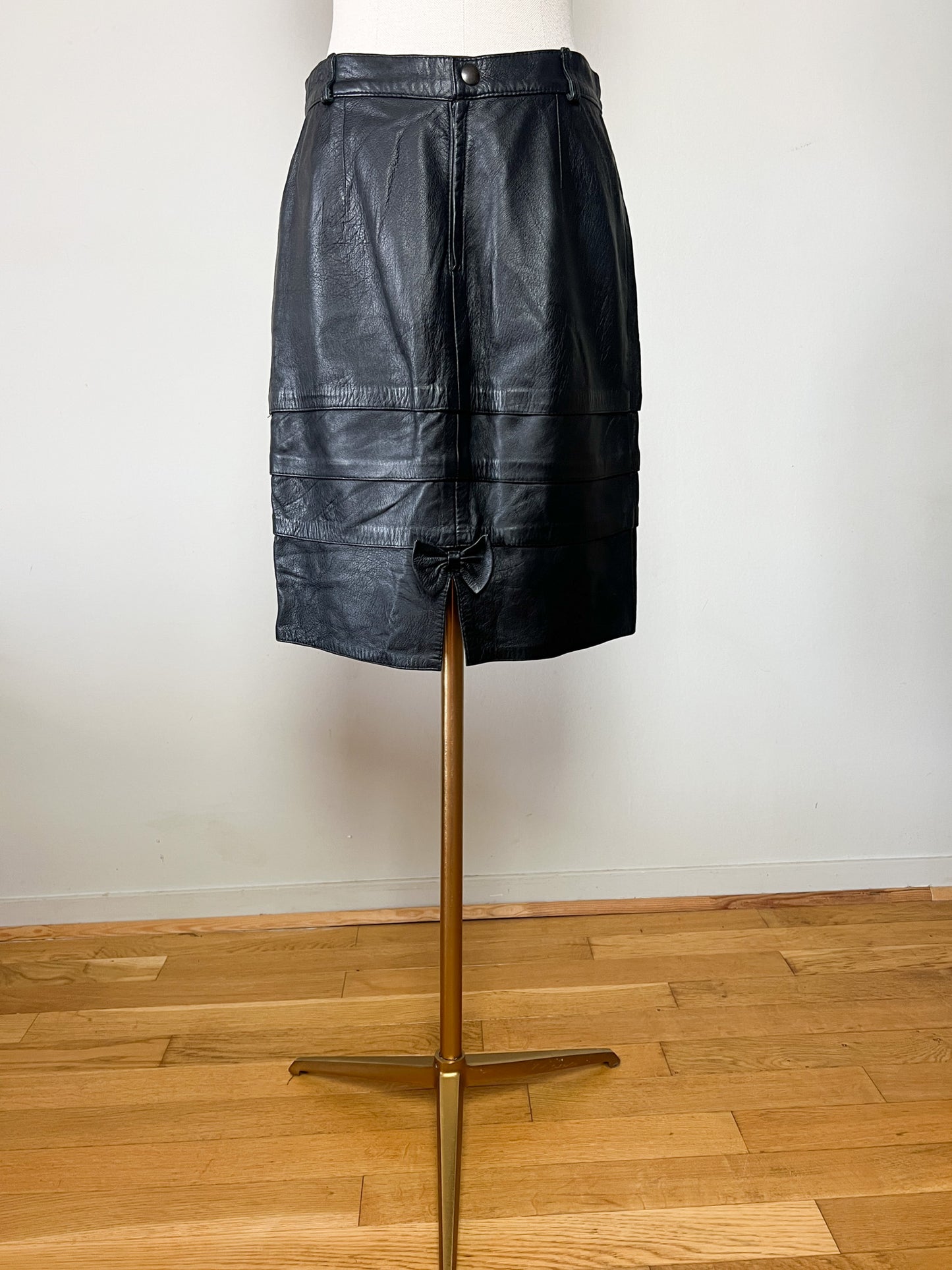 Jupe Courte Cuir Véritable Noir - Détail Nœud Structuré - T. M (38) - Artisanat Italien