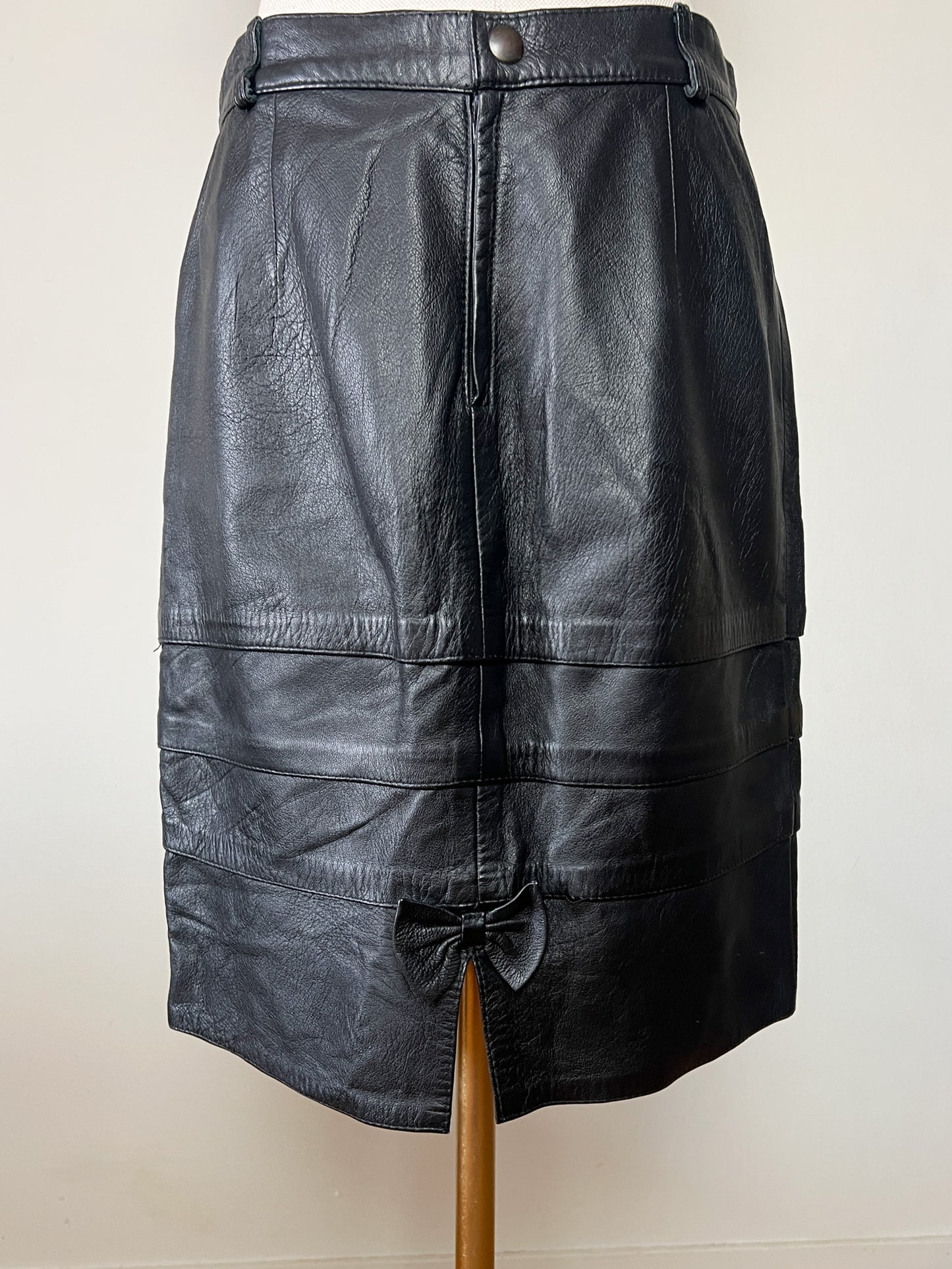 Jupe Courte Cuir Véritable Noir - Détail Nœud Structuré - T. M (38) - Artisanat Italien