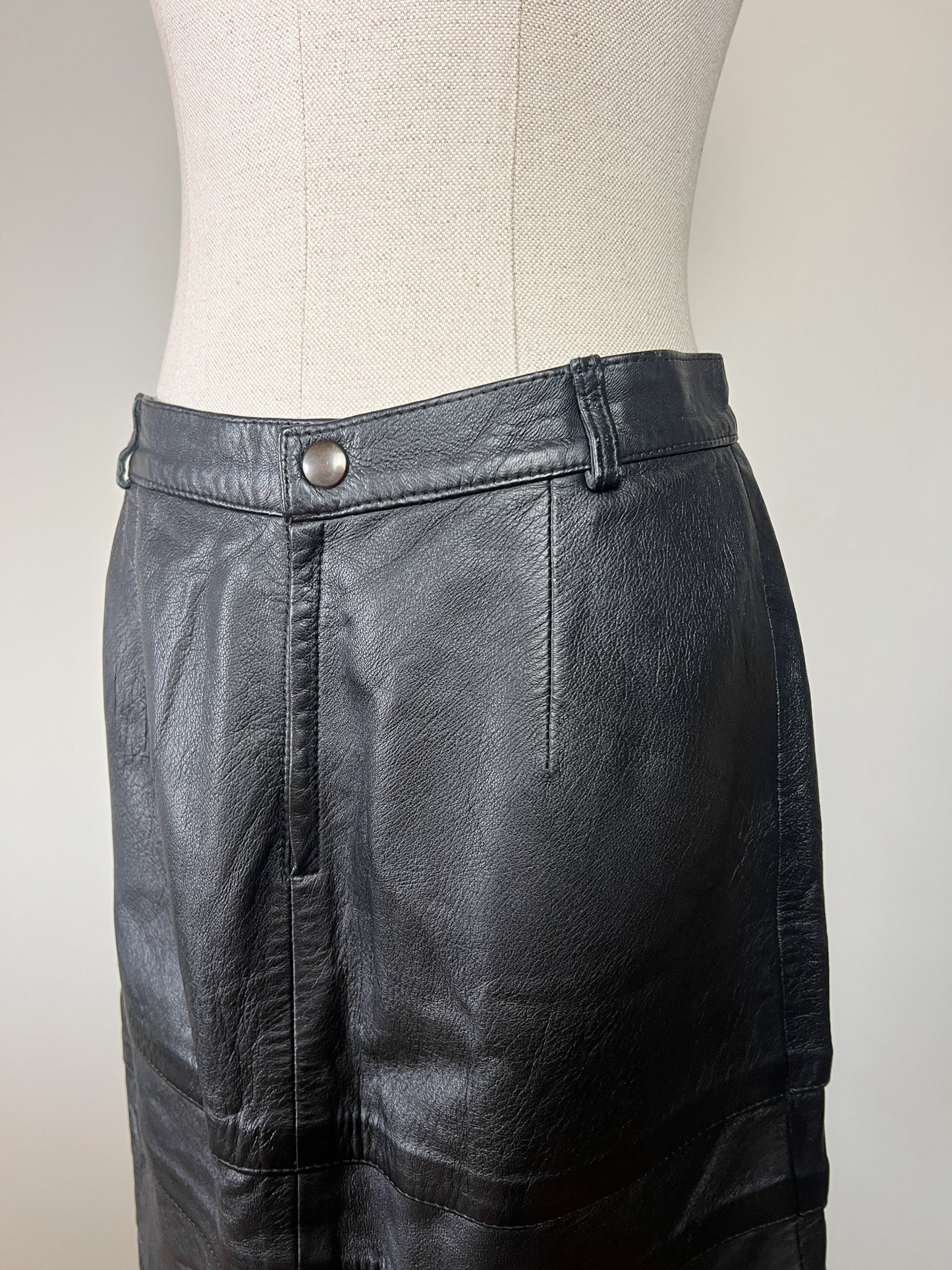 Jupe Courte Cuir Véritable Noir - Détail Nœud Structuré - T. M (38) - Artisanat Italien