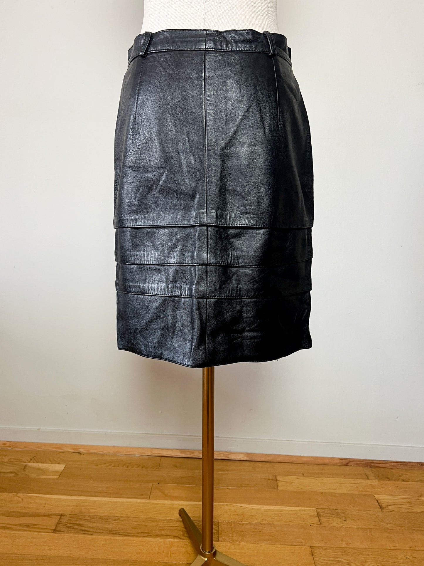 Jupe Courte Cuir Véritable Noir - Détail Nœud Structuré - T. M (38) - Artisanat Italien