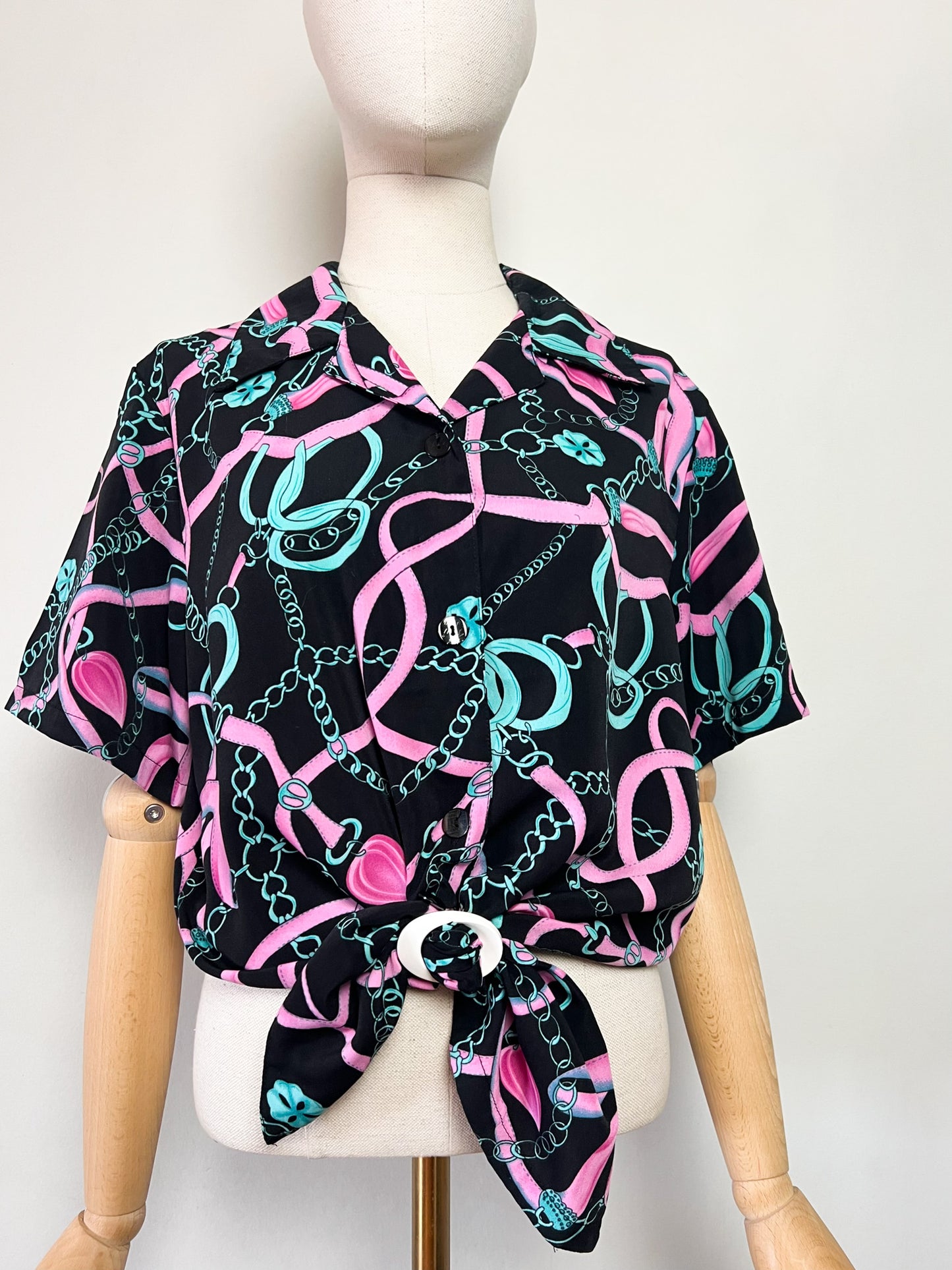 Chemise manches courtes Vintage Années 80 90– Imprimé Chaînes Foulard Rose & Turquoise – Taille 40
