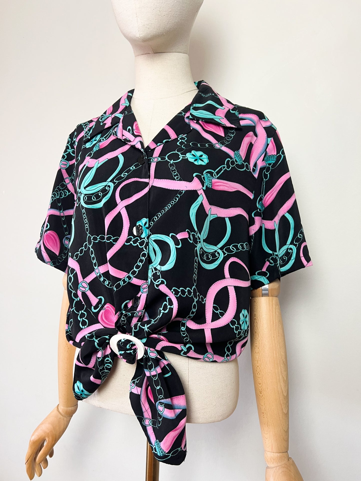 Chemise manches courtes Vintage Années 80 90– Imprimé Chaînes Foulard Rose & Turquoise – Taille 40