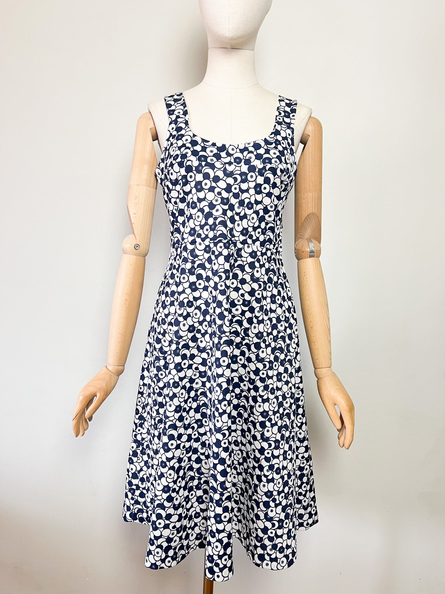 Robe Vintage Années 60/70 - Imprimé Graphique Marine & Crème - Coupe Trapèze - T.36