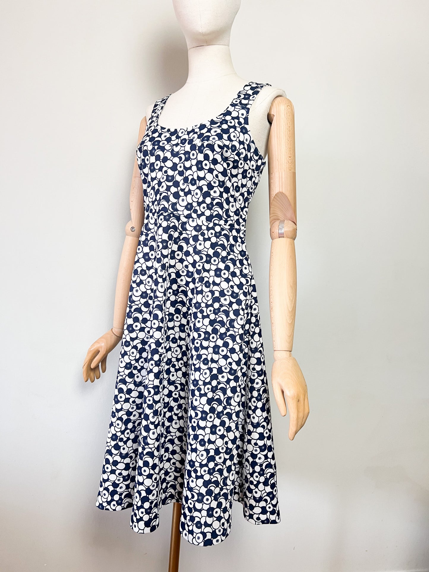 Robe Vintage Années 60/70 - Imprimé Graphique Marine & Crème - Coupe Trapèze - T.36