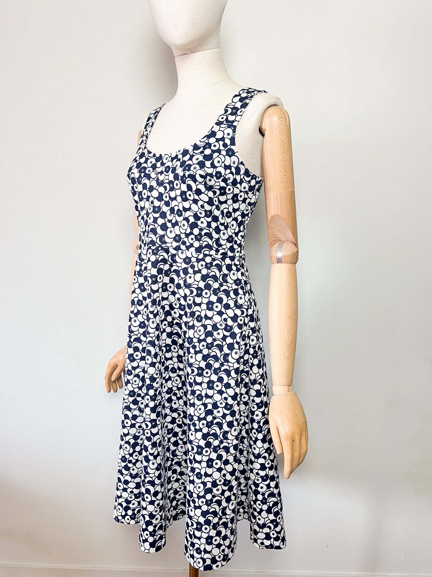 Robe Vintage Années 60/70 - Imprimé Graphique Marine & Crème - Coupe Trapèze - T.36