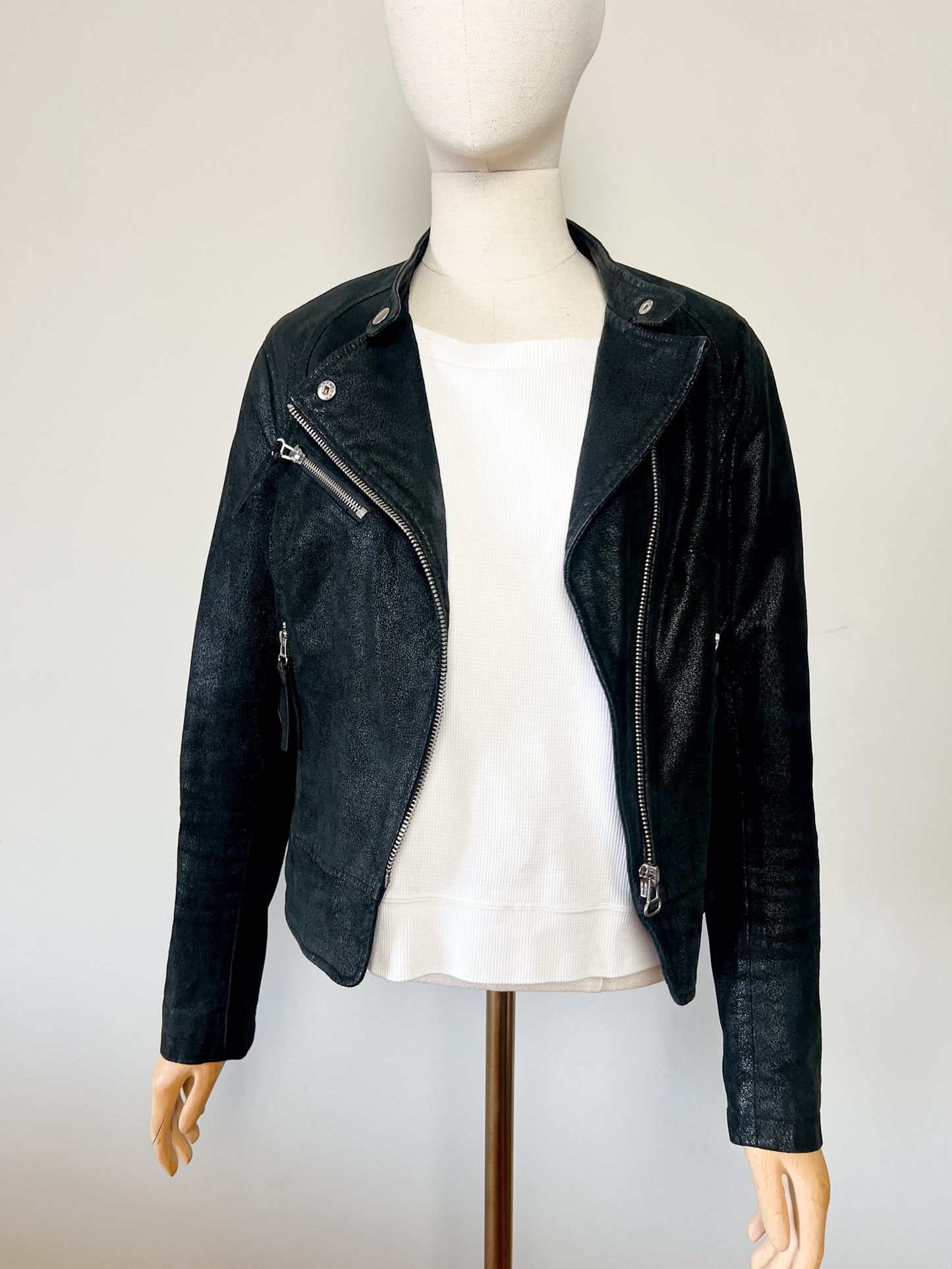 Perfecto en Cuir Véritable Noir Irisé - Coupe Cintrée & Courte - T. 40 (L)