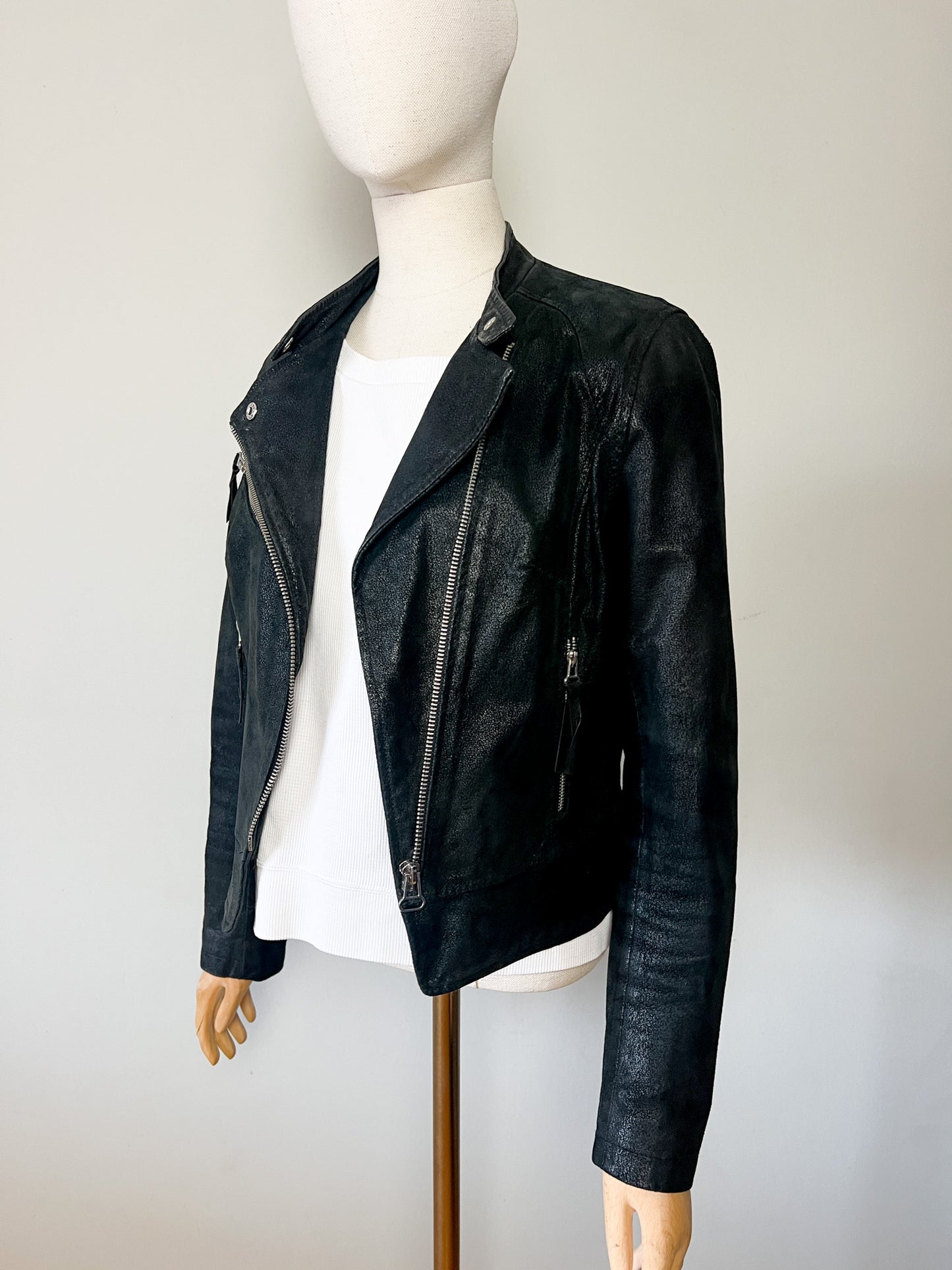 Perfecto en Cuir Véritable Noir Irisé - Coupe Cintrée & Courte - T. 40 (L)