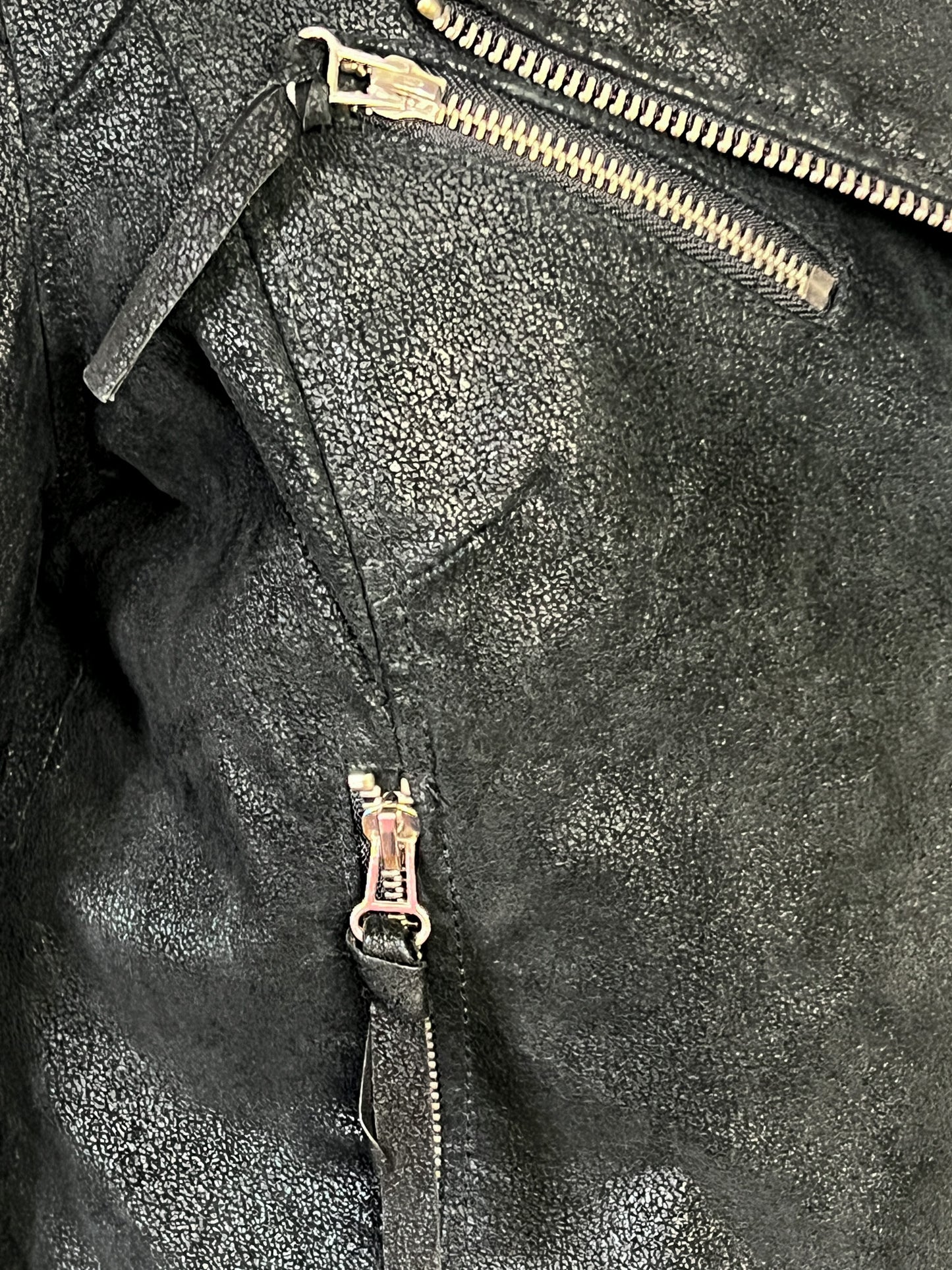 Perfecto en Cuir Véritable Noir Irisé - Coupe Cintrée & Courte - T. 40 (L)