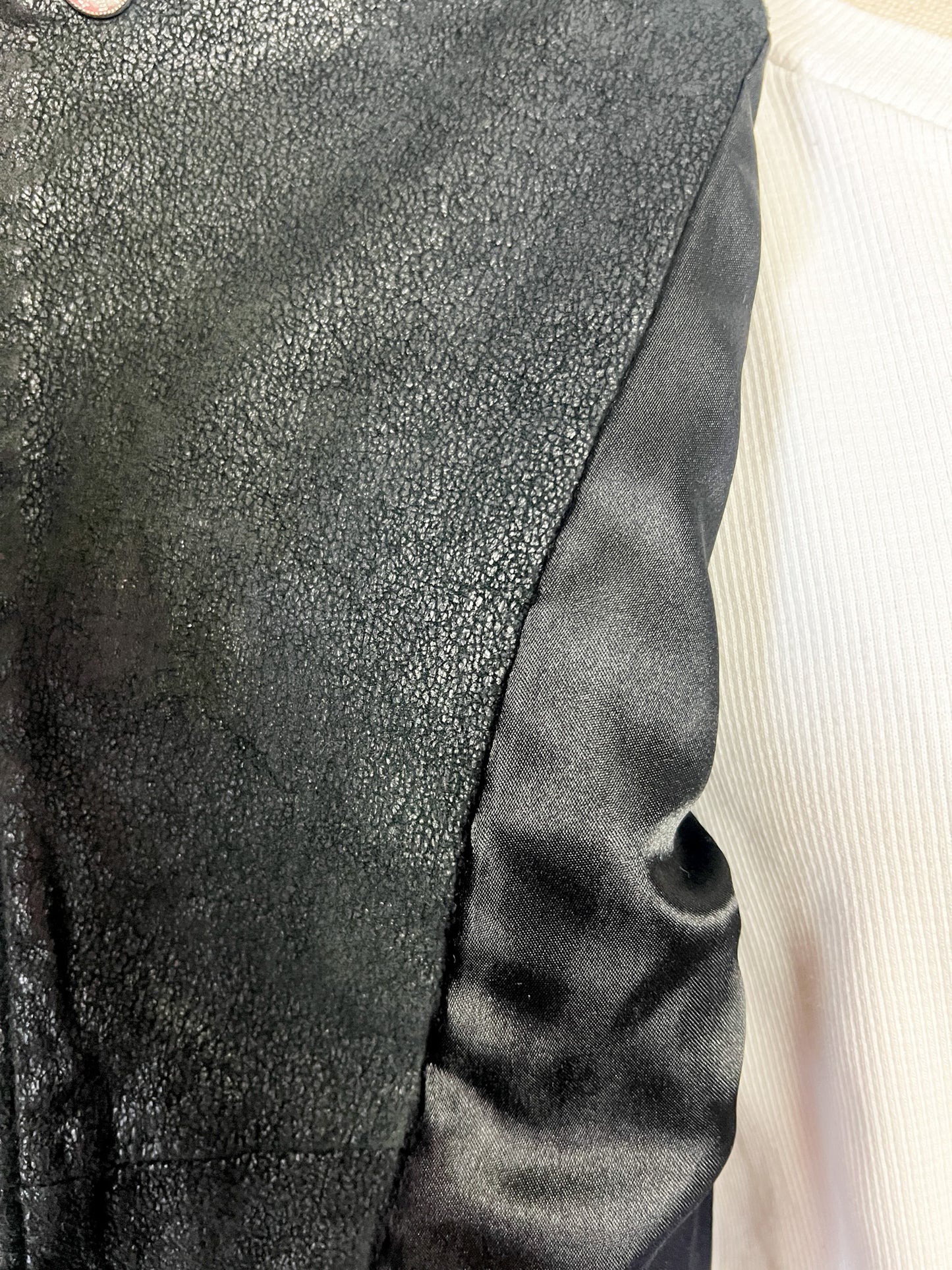 Perfecto en Cuir Véritable Noir Irisé - Coupe Cintrée & Courte - T. 40 (L)
