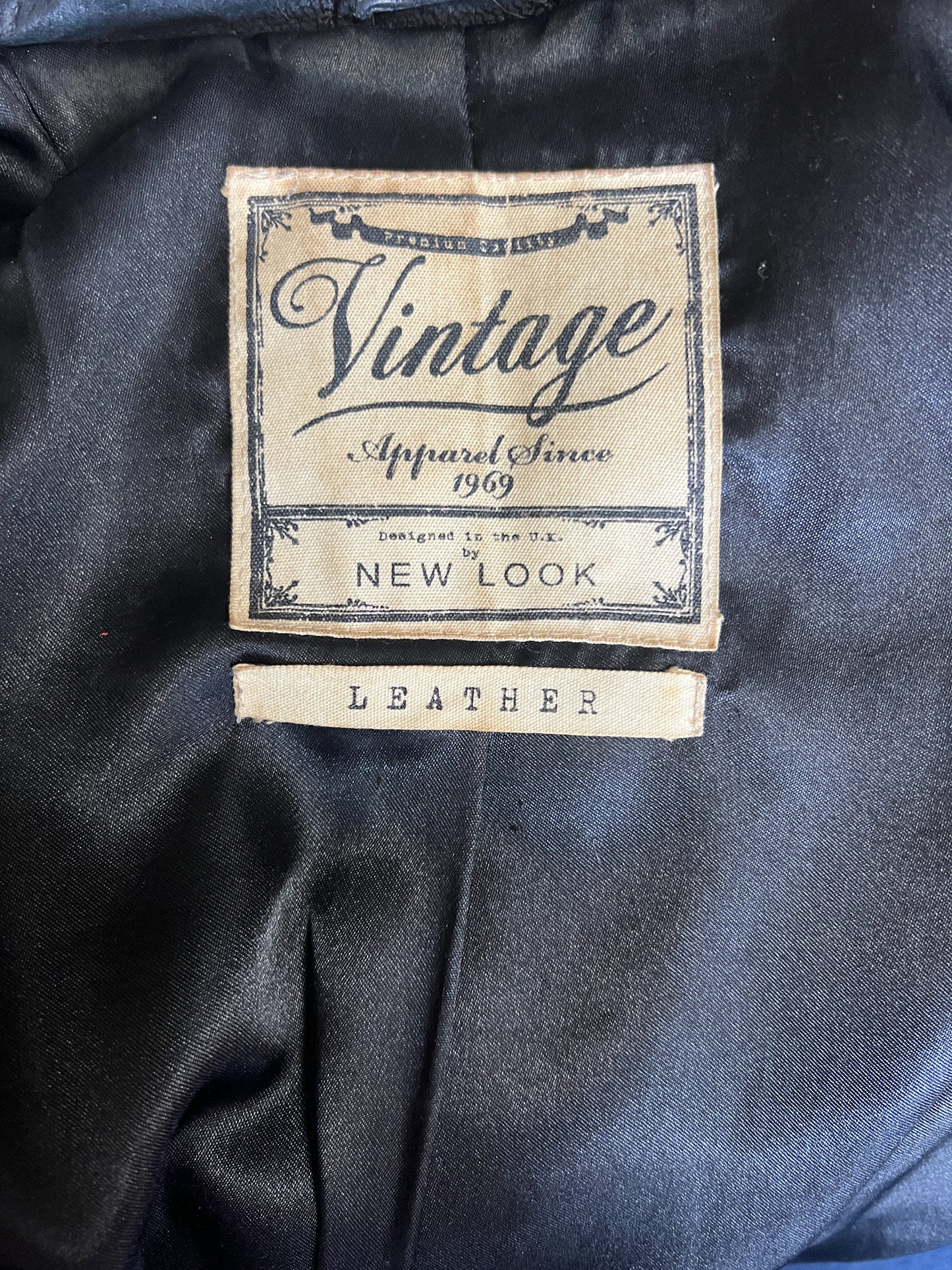 Perfecto en Cuir Véritable Noir Irisé - Coupe Cintrée & Courte - T. 40 (L)
