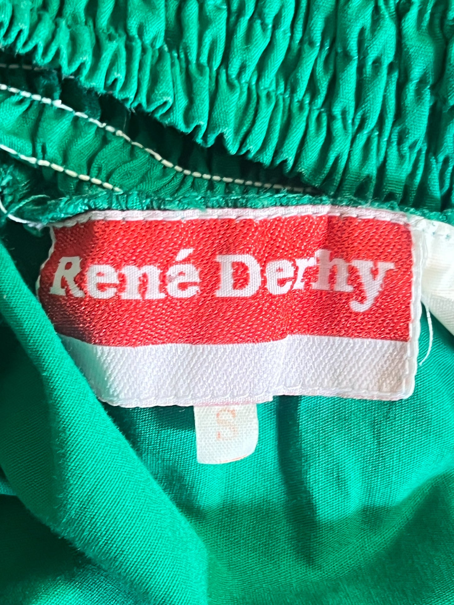 Robe Vintage Années 80 90 - Vert & Broderies Fraises - Coupe Bustier Smockée - 100% Coton - René Derhy - T. S