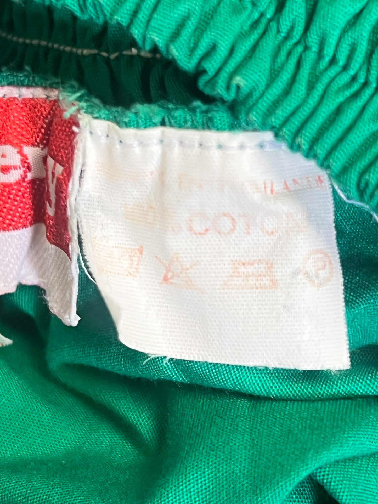 Robe Vintage Années 80 90 - Vert & Broderies Fraises - Coupe Bustier Smockée - 100% Coton - René Derhy - T. S