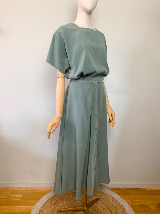Ensemble blouse et jupe midi boutonnée kaki vintage Jousse #jousse #vintage #ensemble