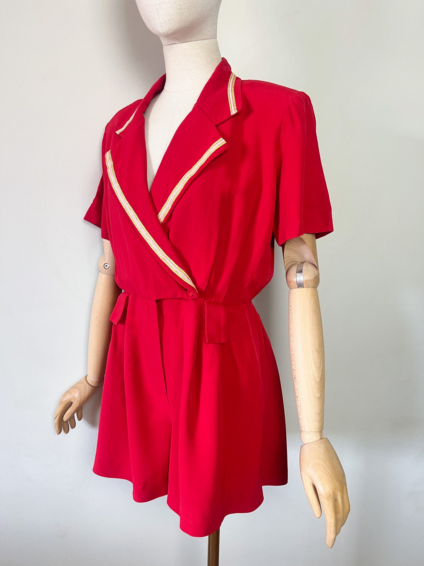 Combishort Vintage - Rouge Satiné - Détails Dorés & Roses - Couture J.S.J. - T. 36/38