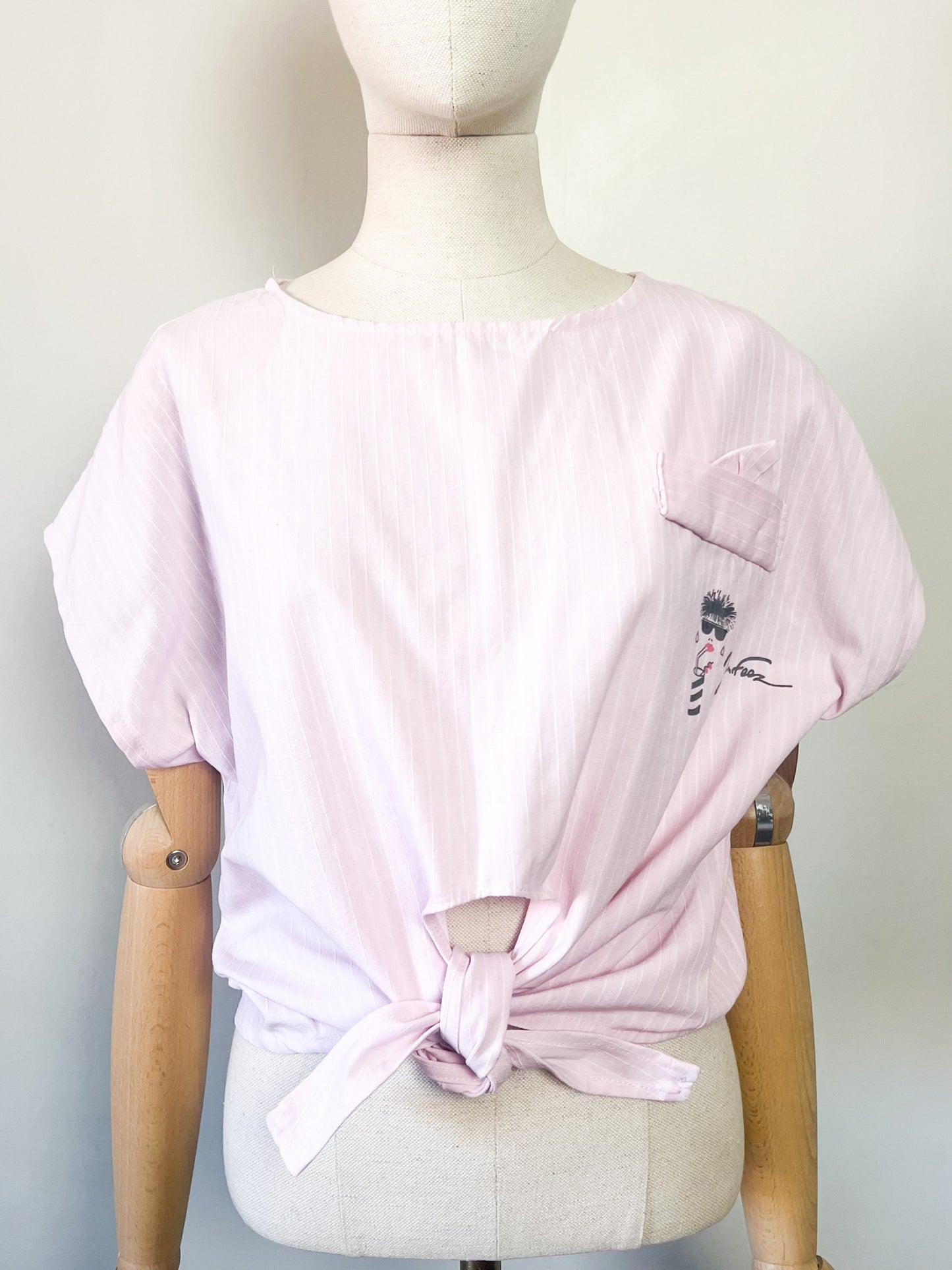 Blouse Cropped Vintage Années 80 Rose à Rayures– Nœud Devant – Jean Feez – T36 à 40