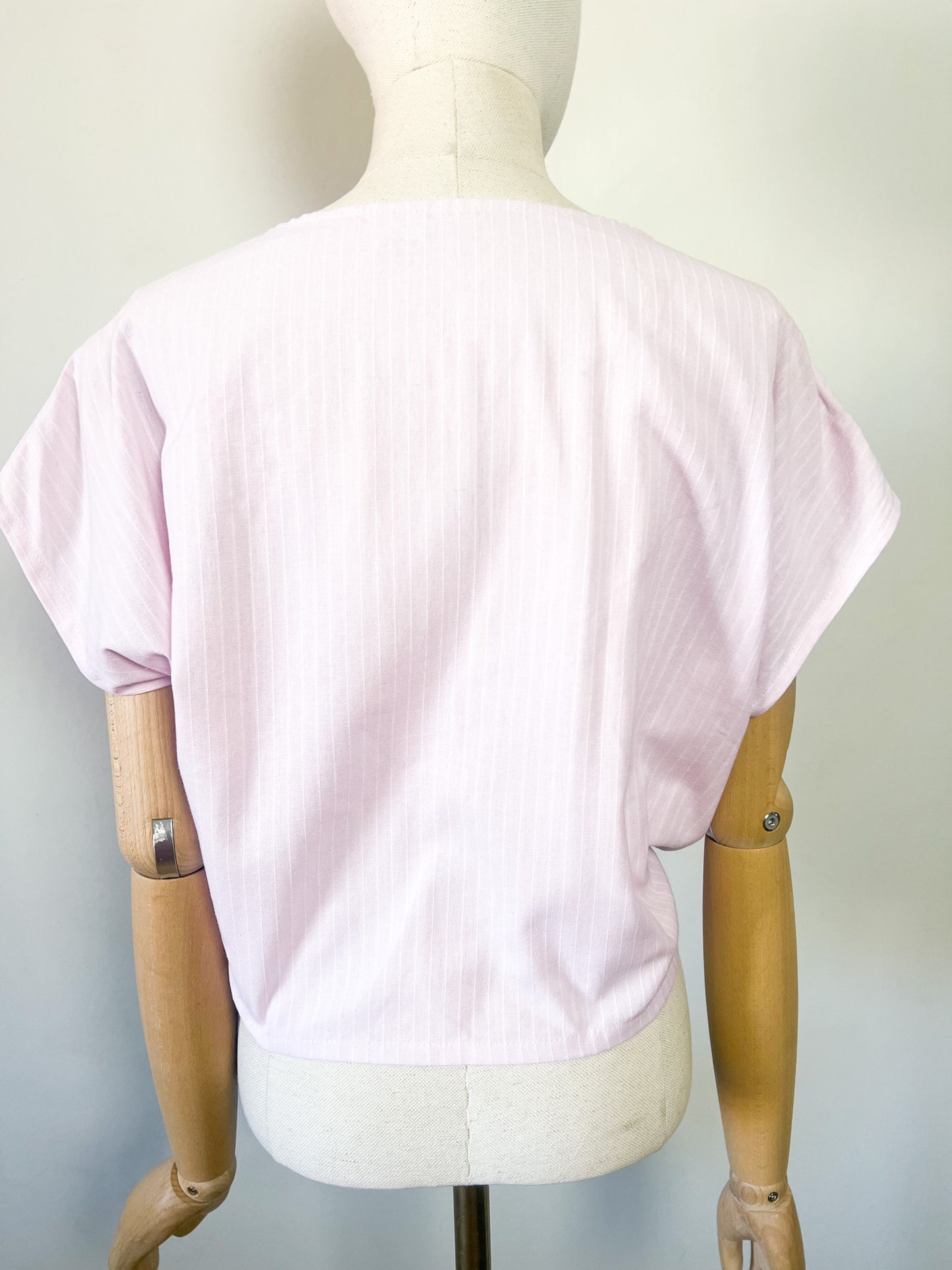 Blouse Cropped Vintage Années 80 Rose à Rayures– Nœud Devant – Jean Feez – T36 à 40