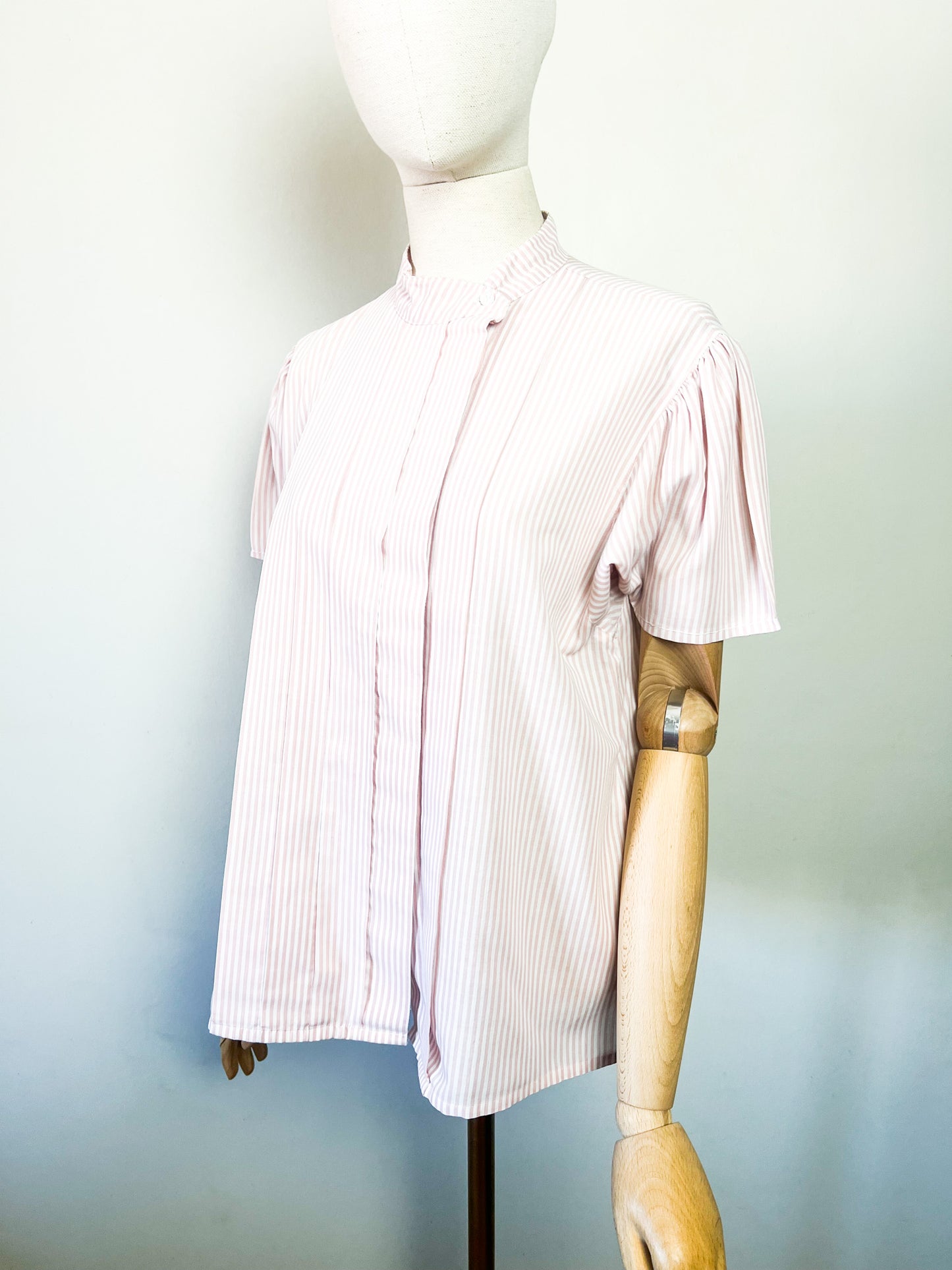 Chemise Manches courtes Vintage Années 80 Rayures Rose & Blanche – Col Montant – Betty Barclay – Taille 38/40