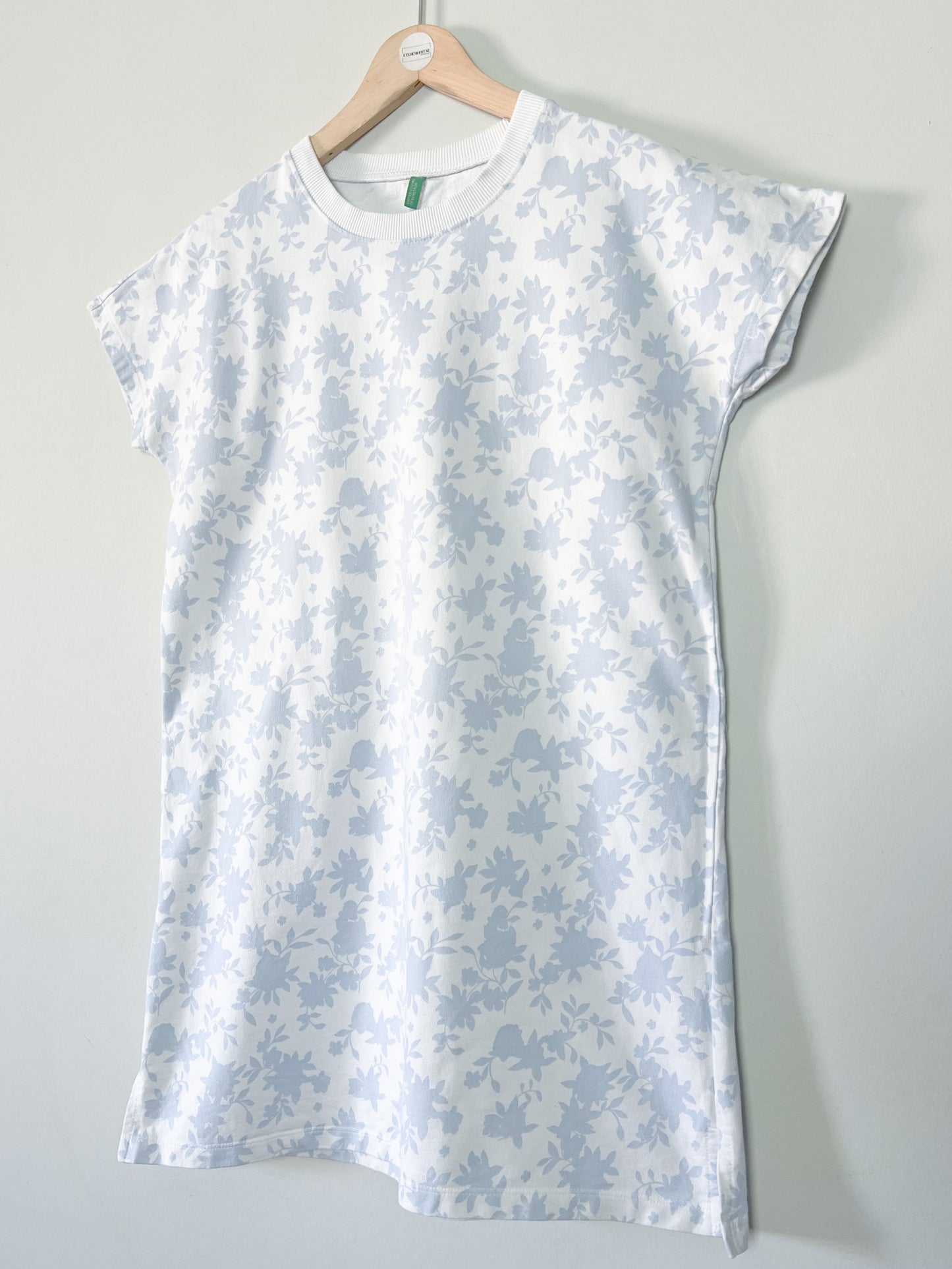 Robe T-shirt Vintage YTK Imprimé Floral Bleu & Blanc – 100% Coton – Benetton– Taille S/M