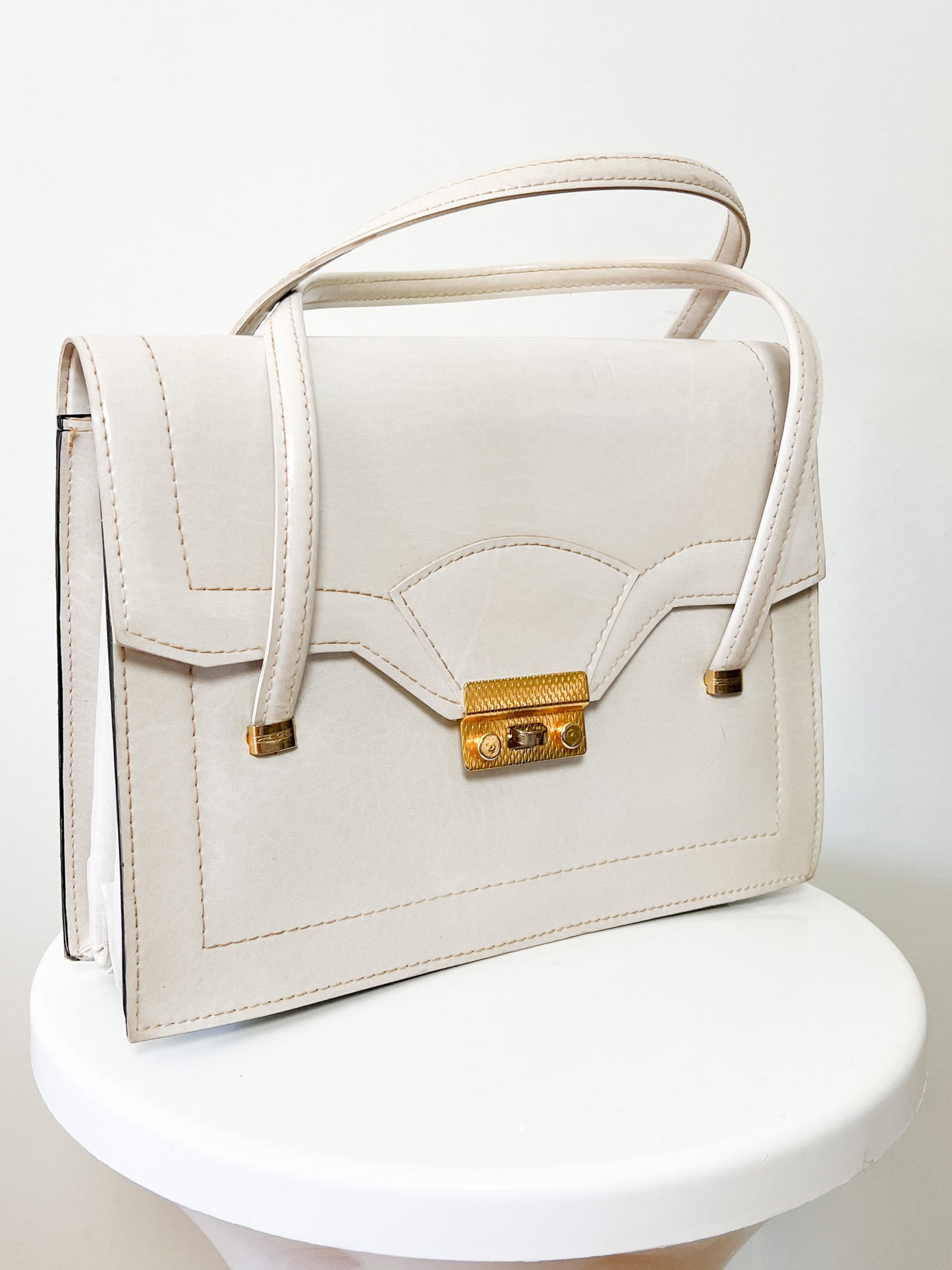 Sac Rigide Vintage Cuir Blanc Crème - 3 Soufflets Intérieurs - Fermoir Doré